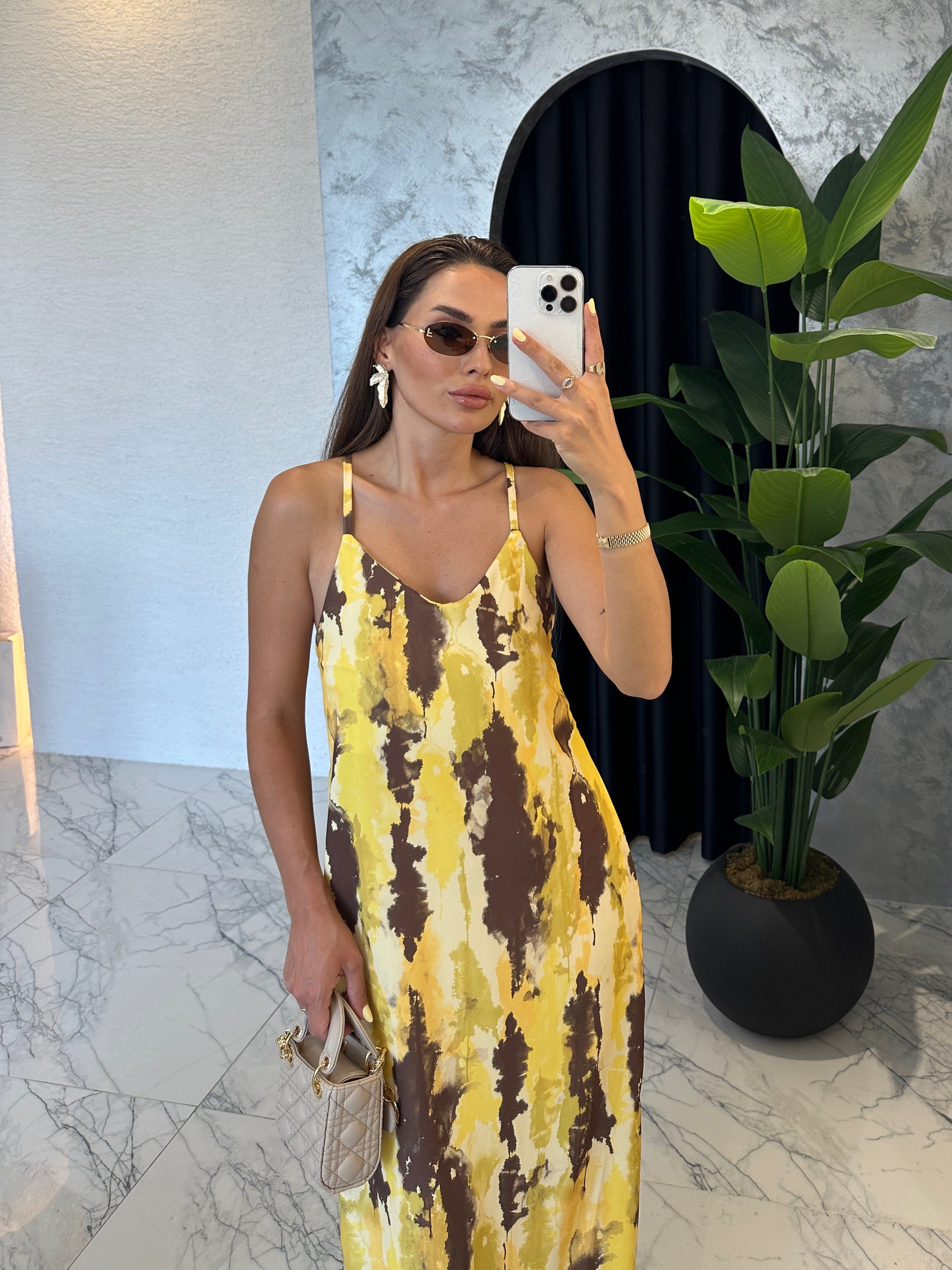 Batik Desen Dubai Kumaş Askılı Elbise