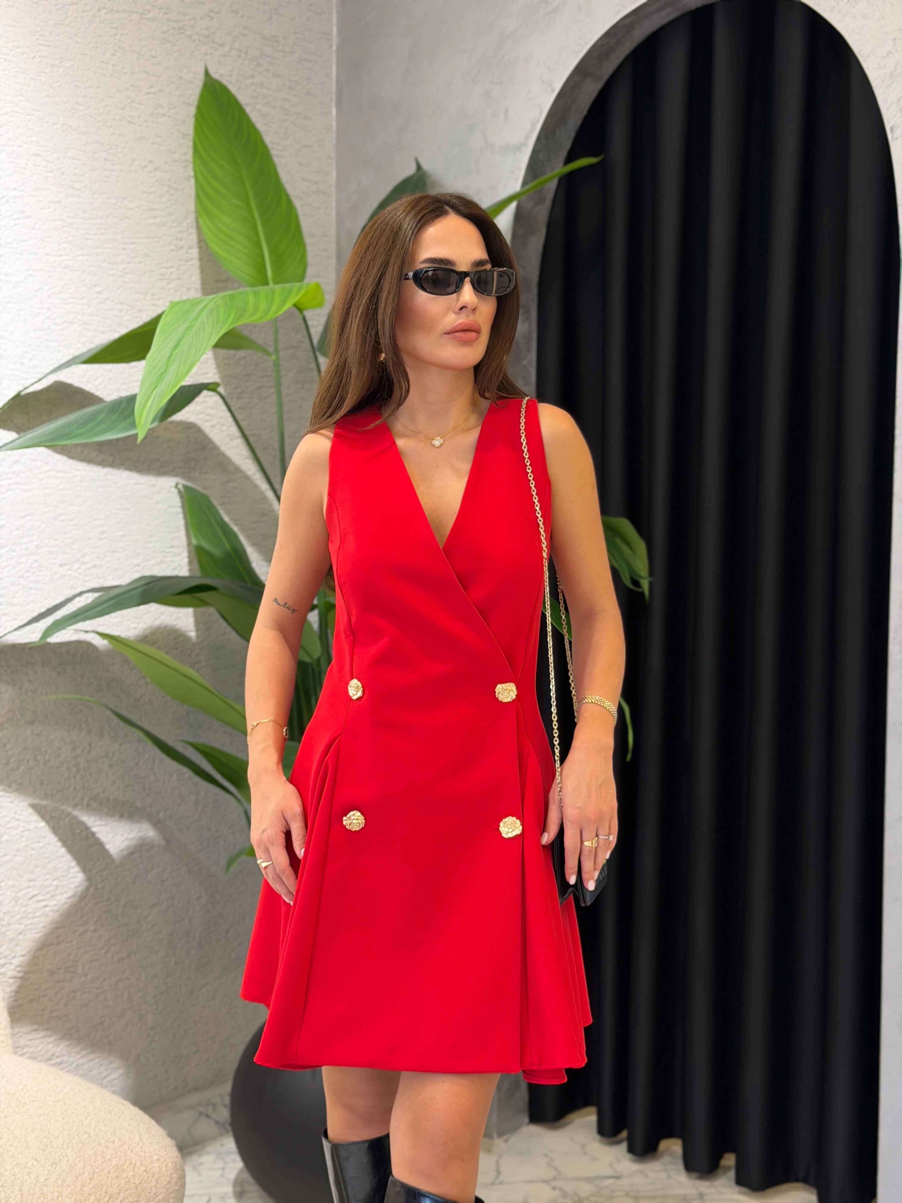 Gold Düğmeli Kruvaze Volanlı Kısa Elbise - Kırmızı