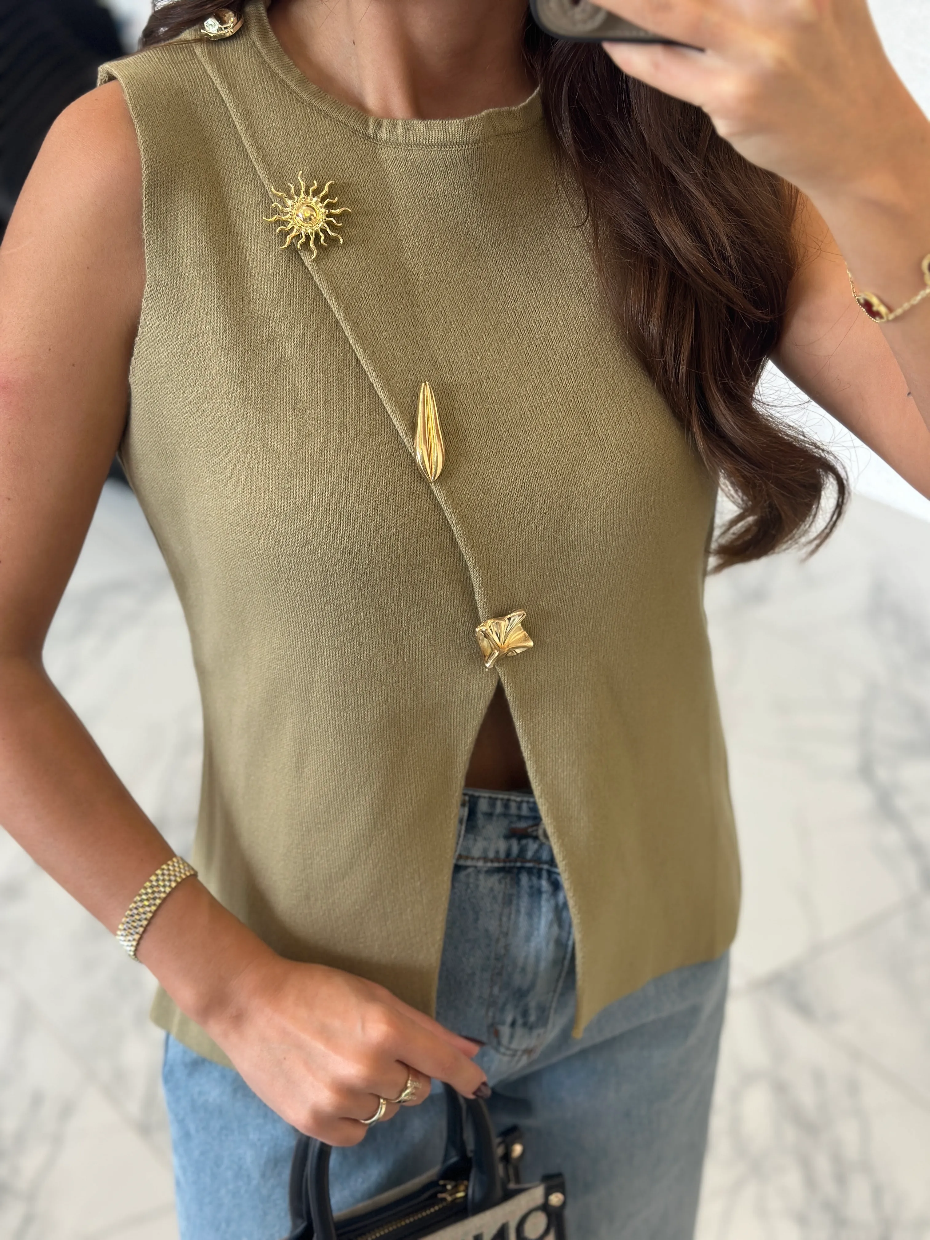 Çapraz Süs Düğmeli Triko Yelek