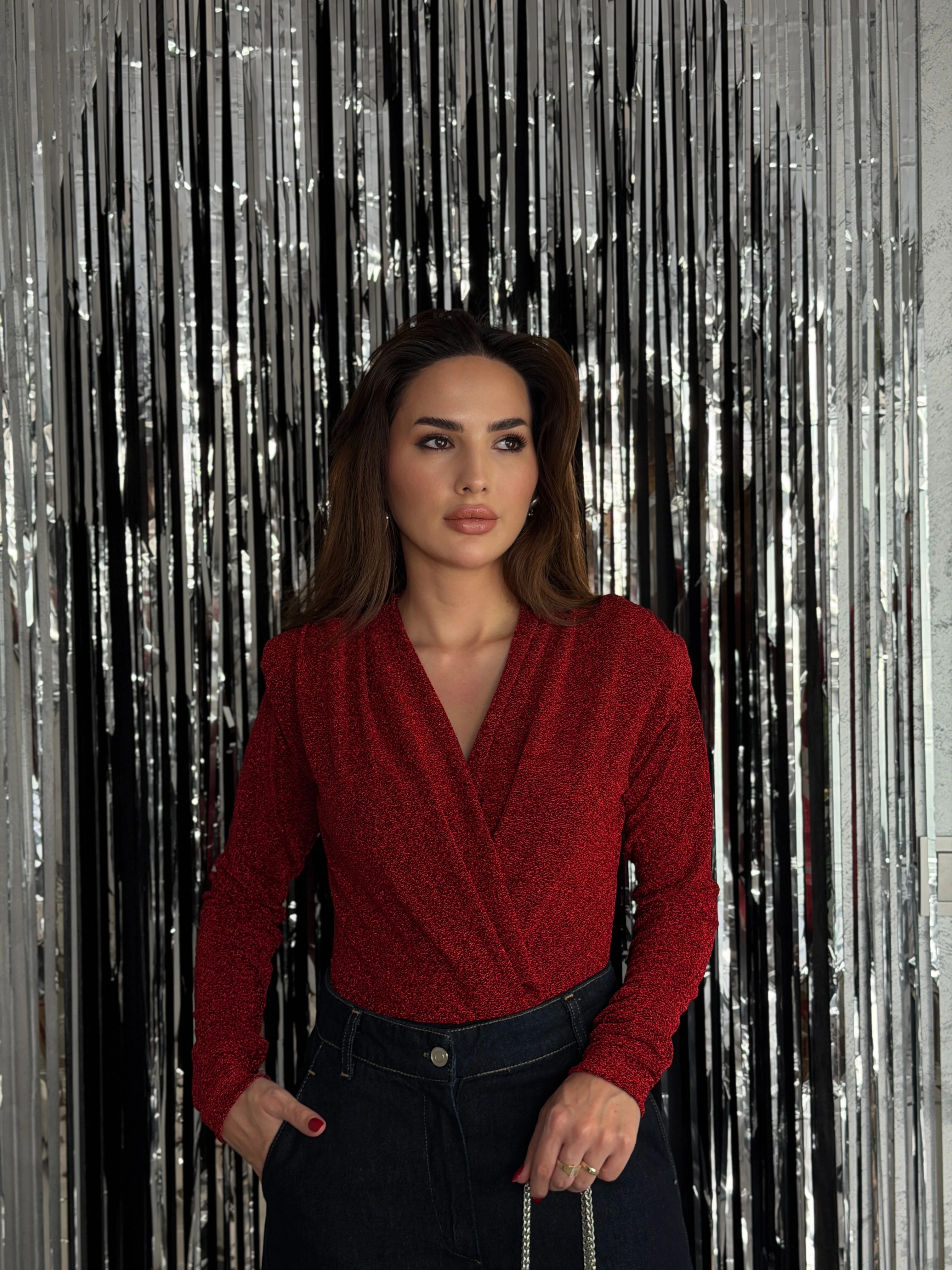 Vatkalı Kruvaze Yaka Işıltılı Çıt Çıtlı Bluz  - Kırmızı