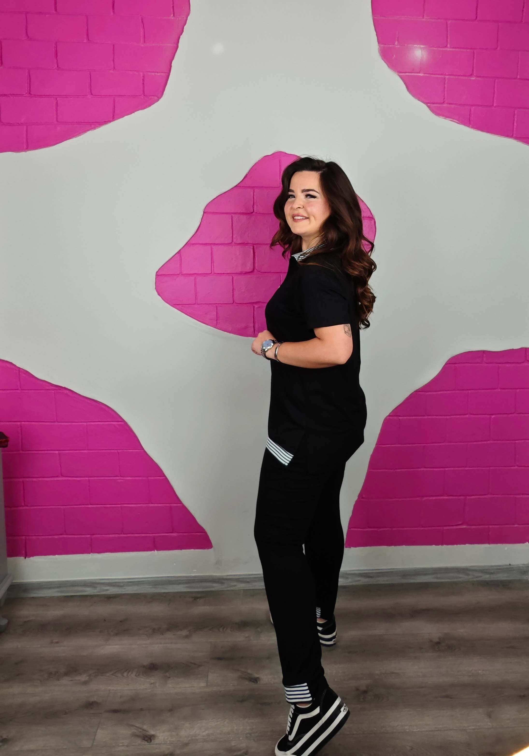 BÜYÜK BEDEN YAKALI ŞERİTLİ SİYAH TAKIM