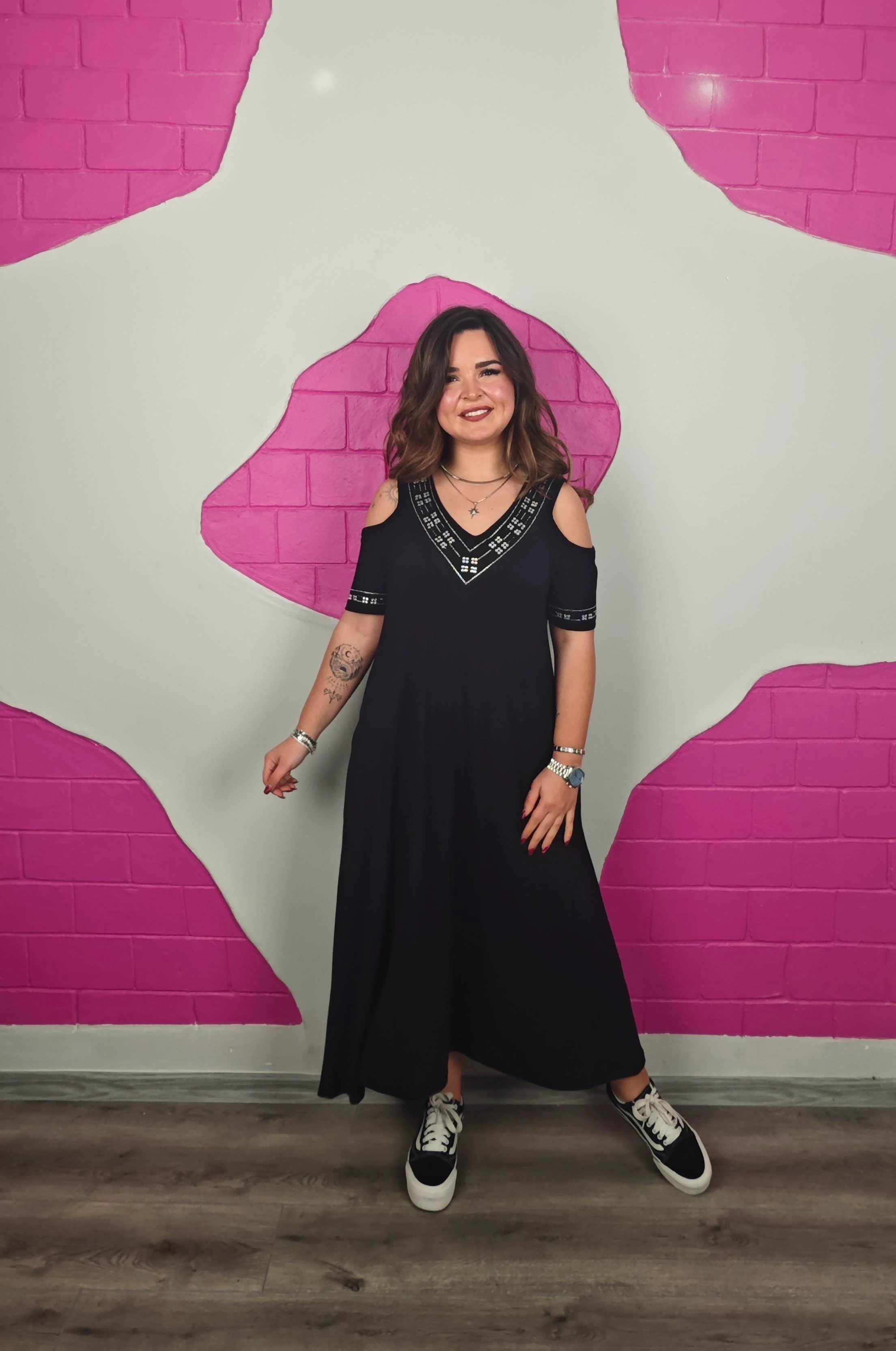 BÜYÜK BEDEN YAKASI TAŞLI ELBİSE