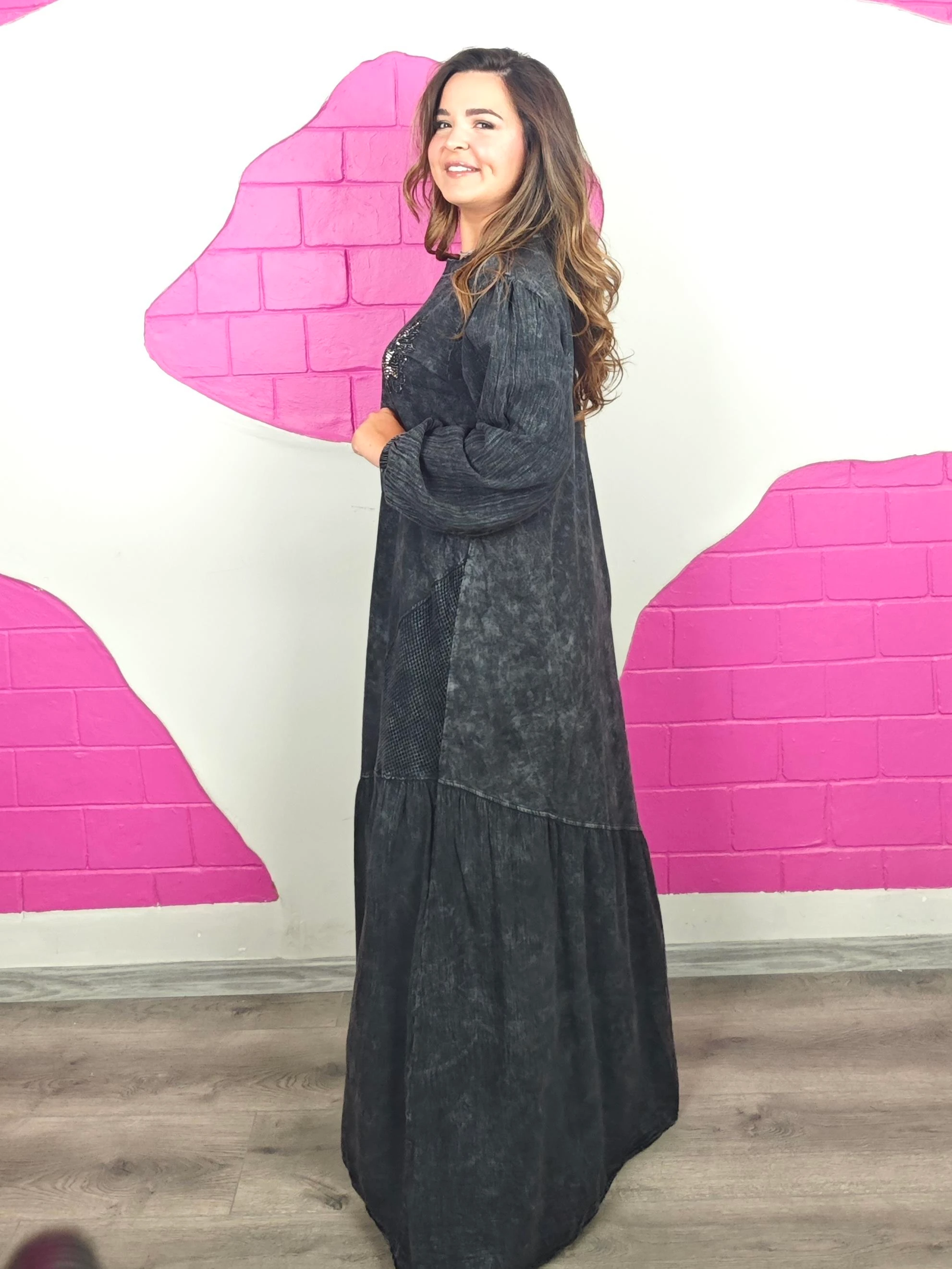 BÜYÜK BEDEN YIKAMALI FIRFIRLI ANTRASİT ELBİSE