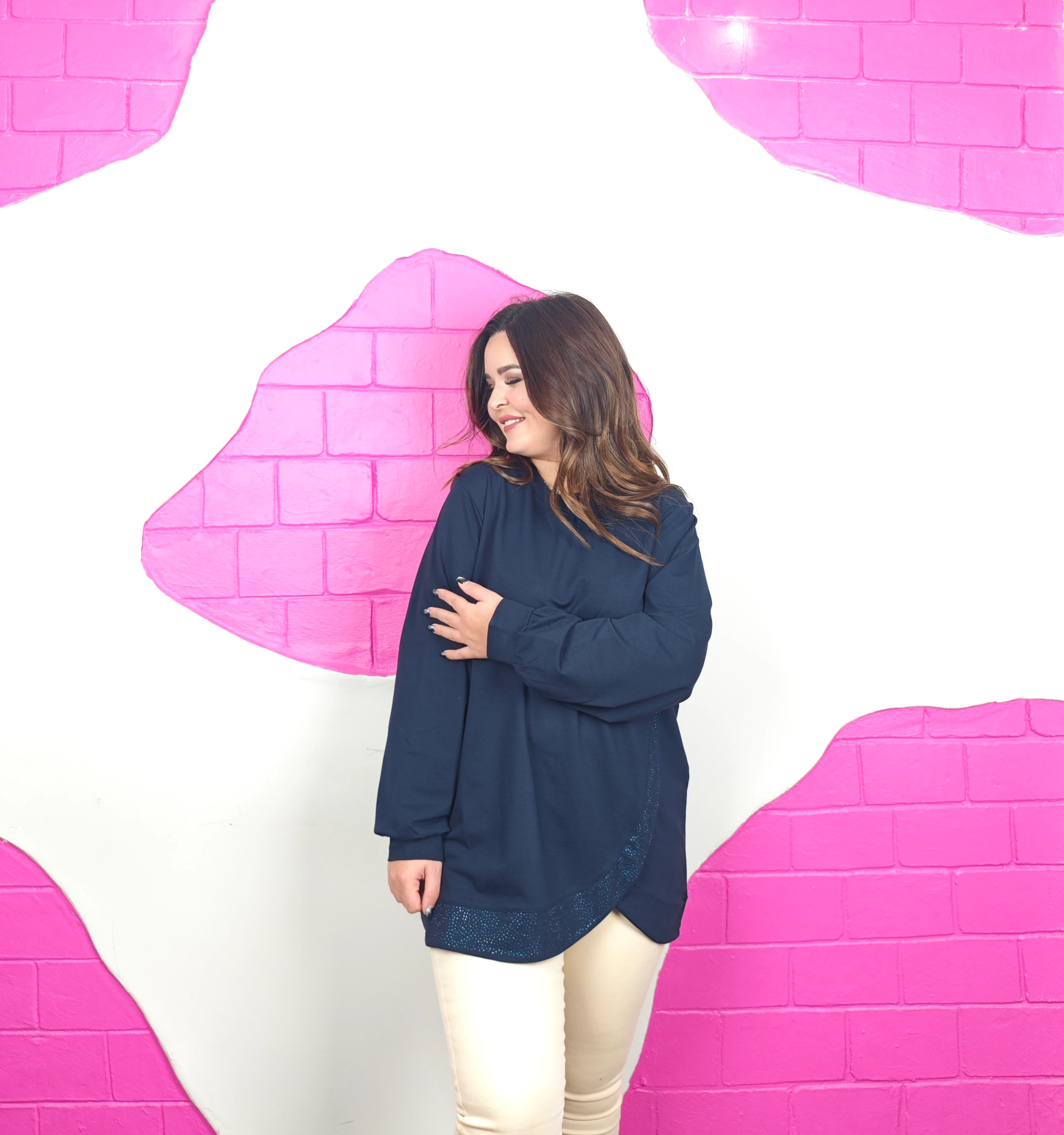 BÜYÜK BEDEN LACİVERT TAŞ DETAYLI SWEATSHIRT