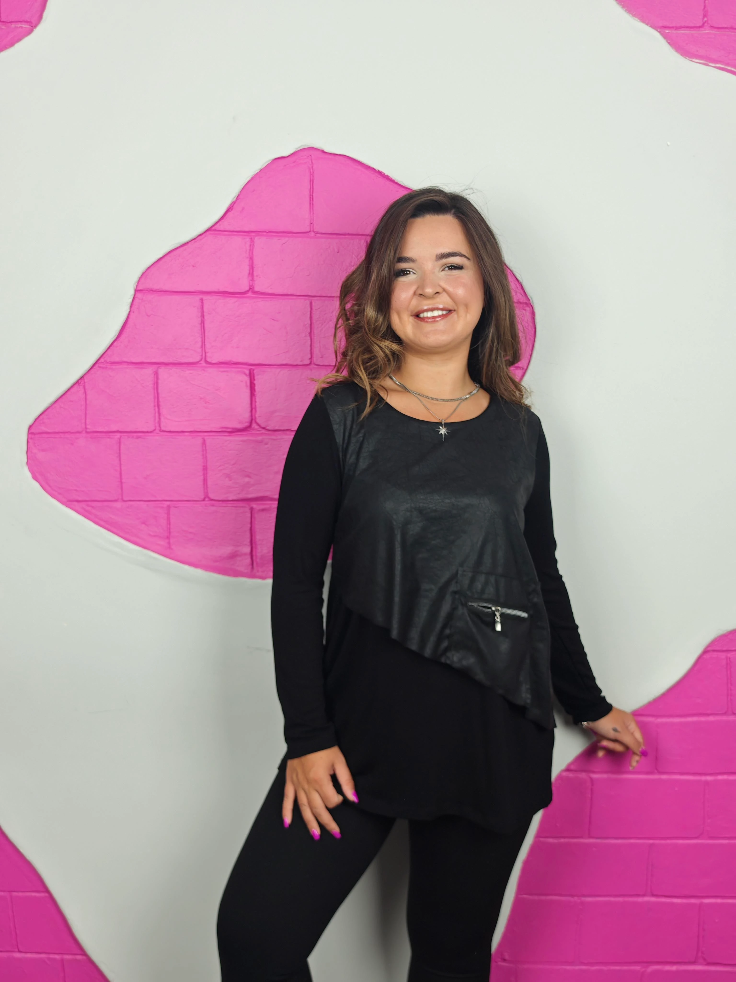 BÜYÜK BEDEN DERİLİ FERMUAR DETAYLI BLUZ