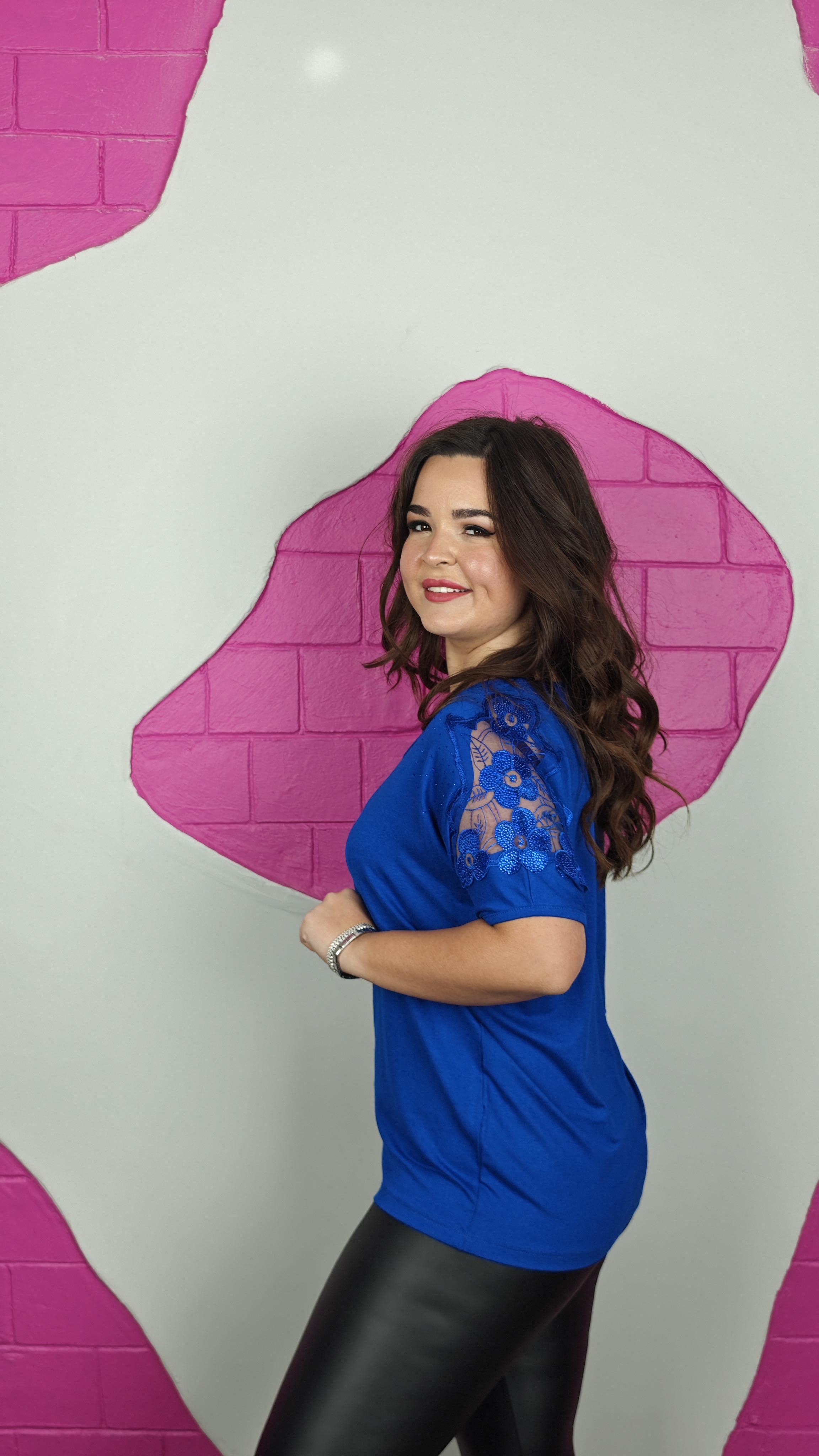 BÜYÜK BEDEN SAKS OMUZ DEKOLTELİ BLUZ