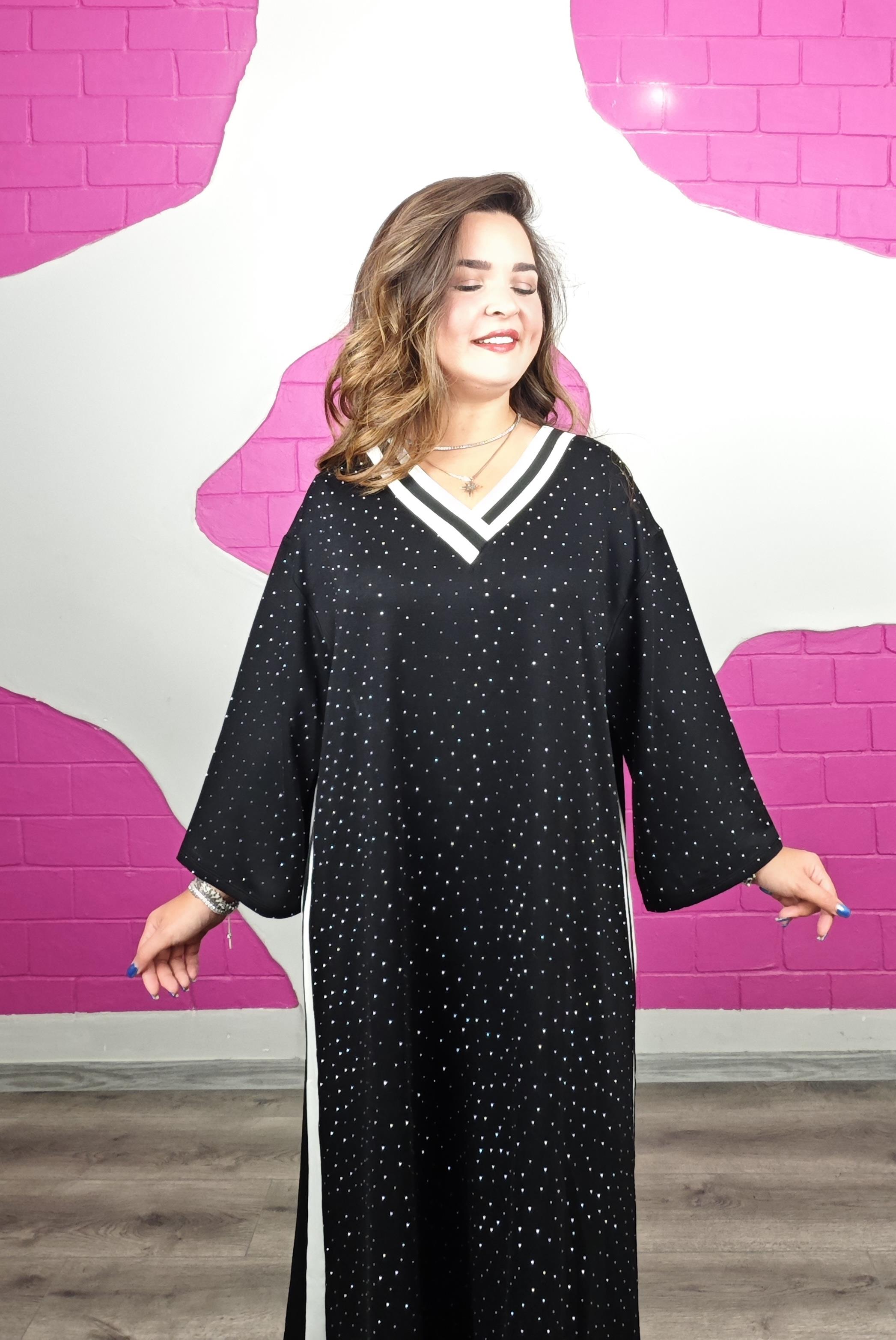 BÜYÜK BEDEN YAKA ŞERİTLİ TAŞLI ELBİSE