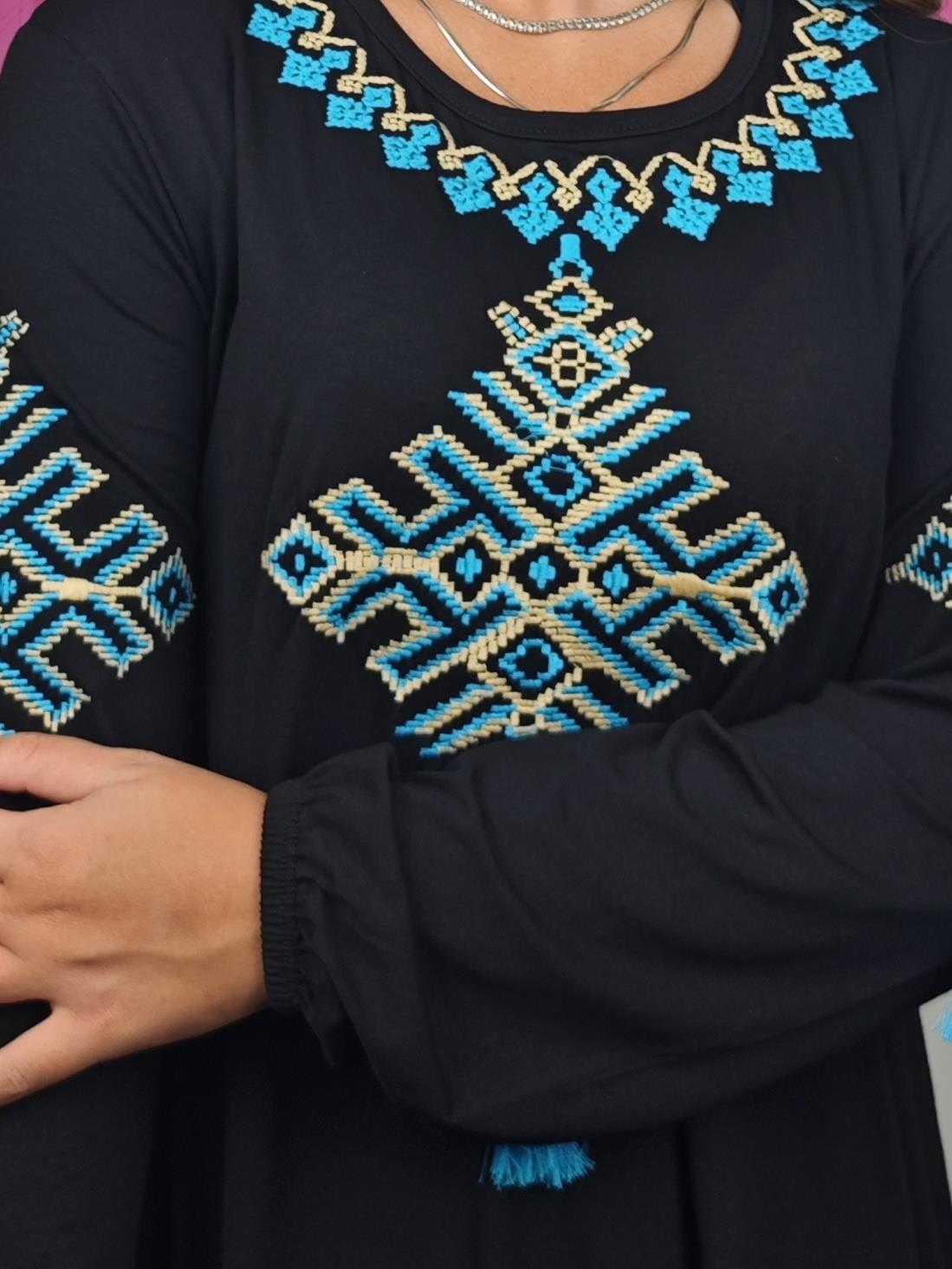 BÜYÜK BEDEN MAVİ NAKIŞLI ELBİSE