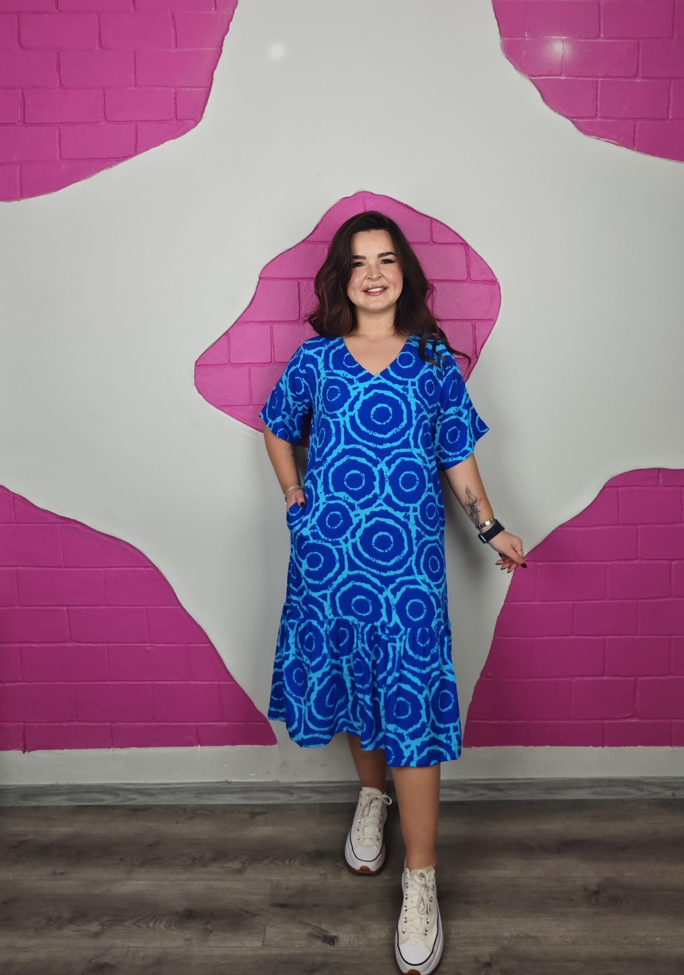 HALKA DESEN MAVİ FIRFIRLI ELBİSE