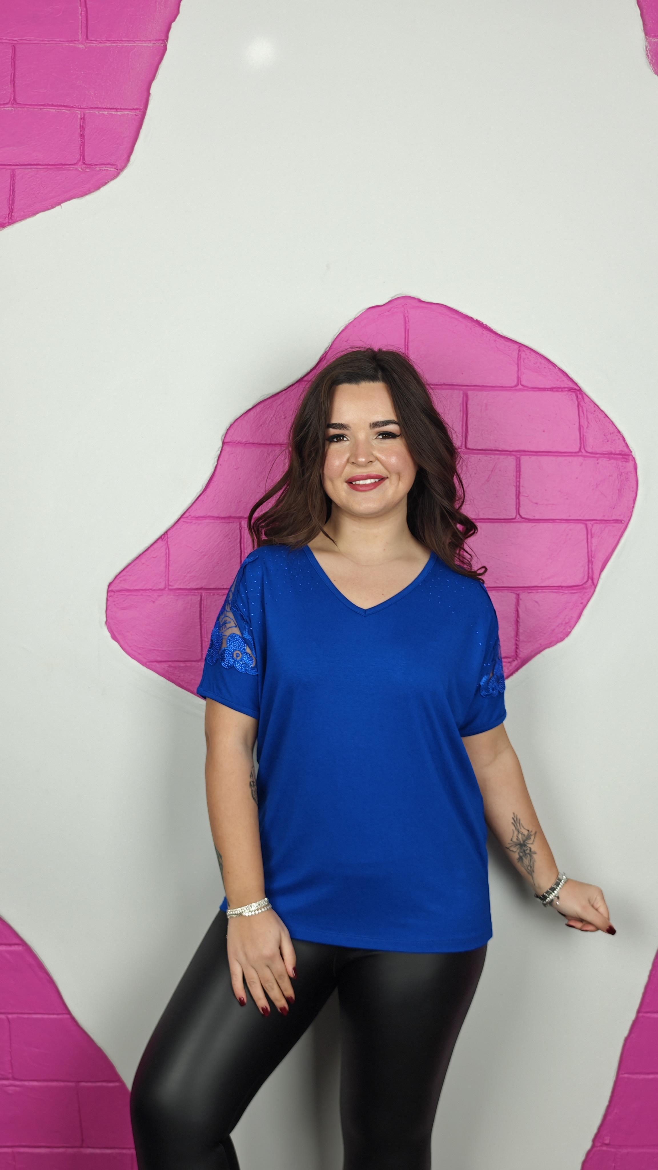 BÜYÜK BEDEN SAKS OMUZ DEKOLTELİ BLUZ