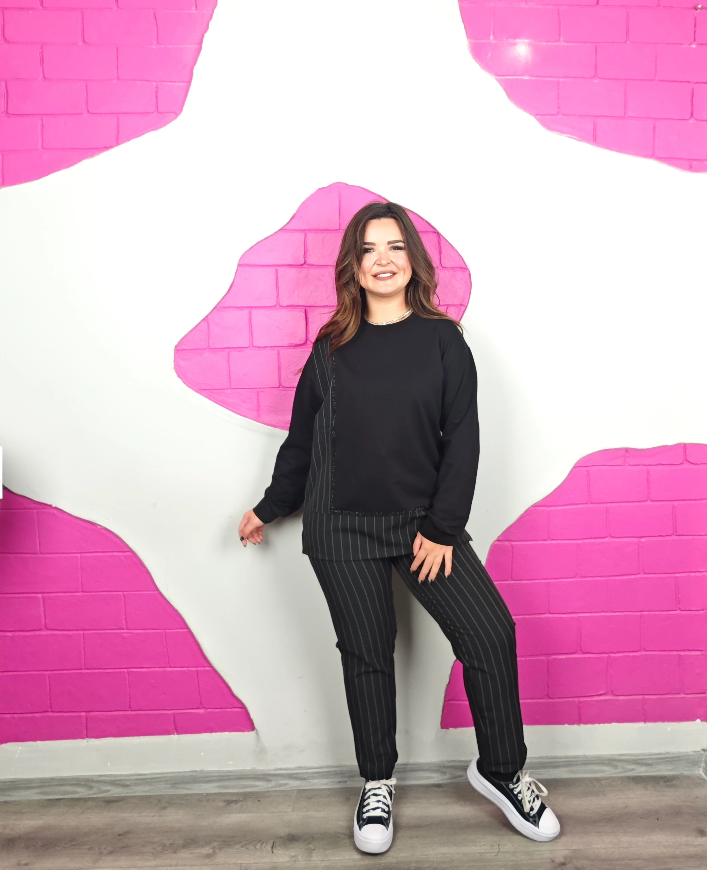 BÜYÜK BEDEN ÇİZGİ DETAYLI TAKIM