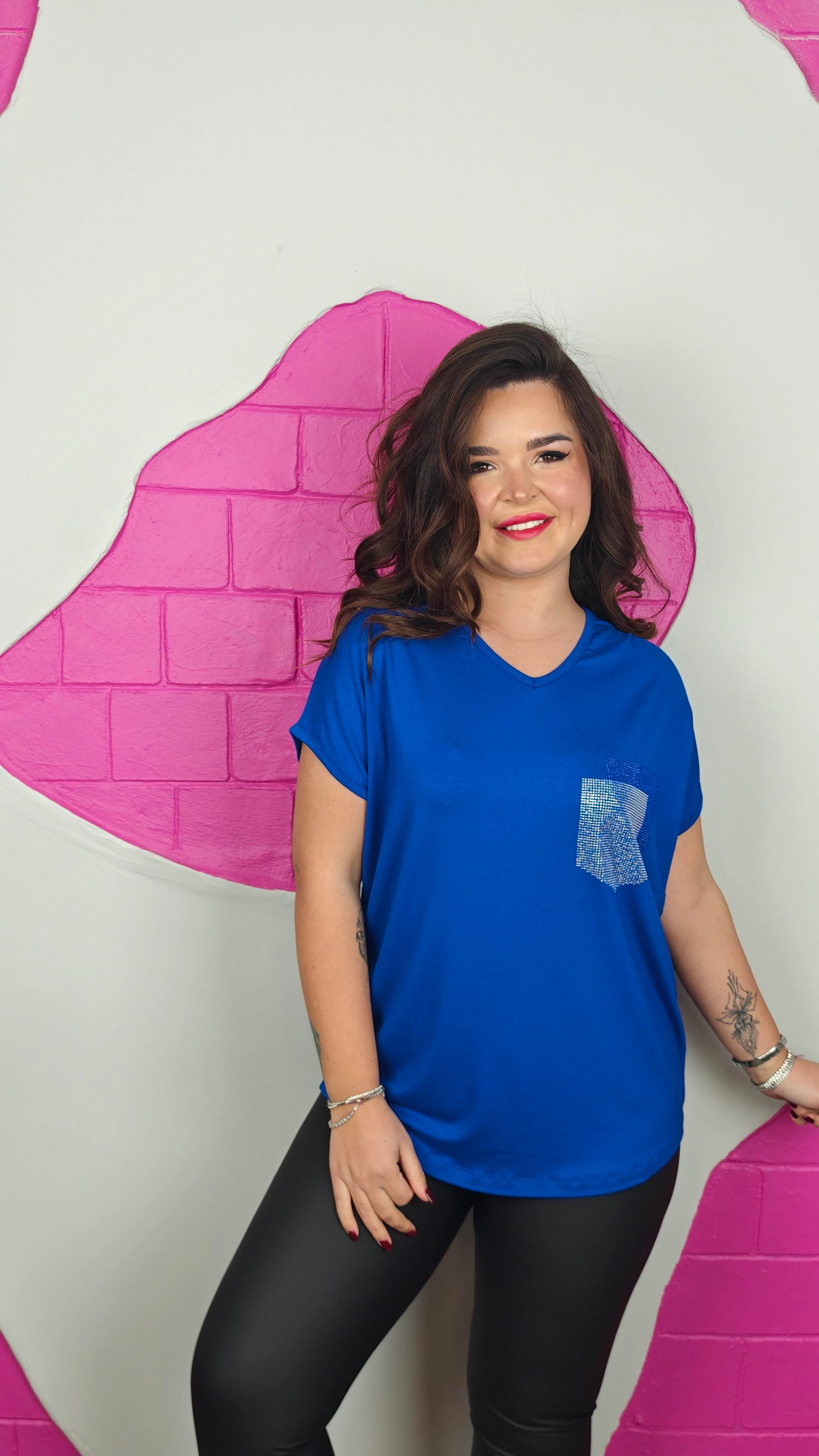 BÜYÜK BEDEN SAKS CEBİ TAŞLI BLUZ