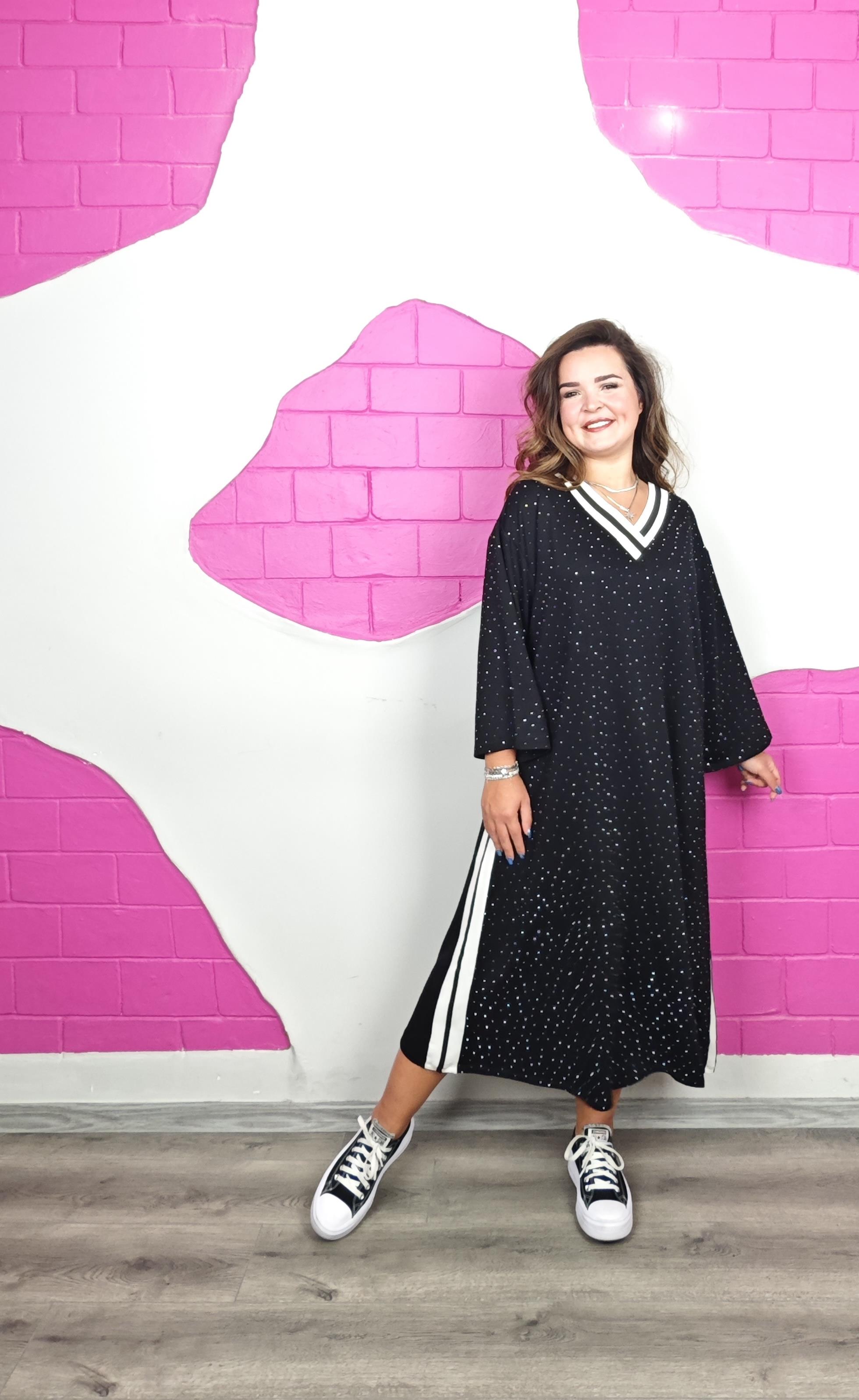 BÜYÜK BEDEN YAKA ŞERİTLİ TAŞLI ELBİSE