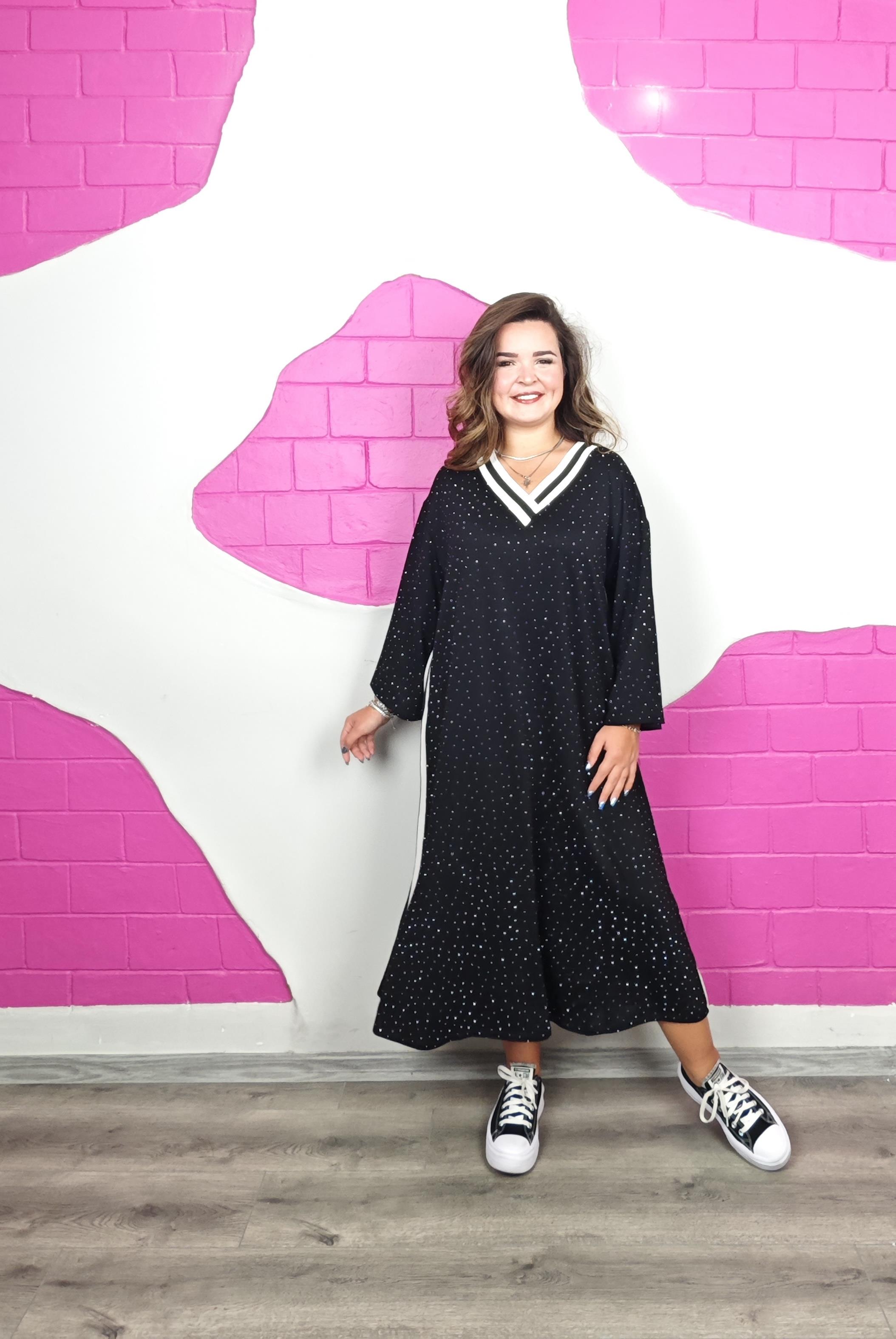 BÜYÜK BEDEN YAKA ŞERİTLİ TAŞLI ELBİSE