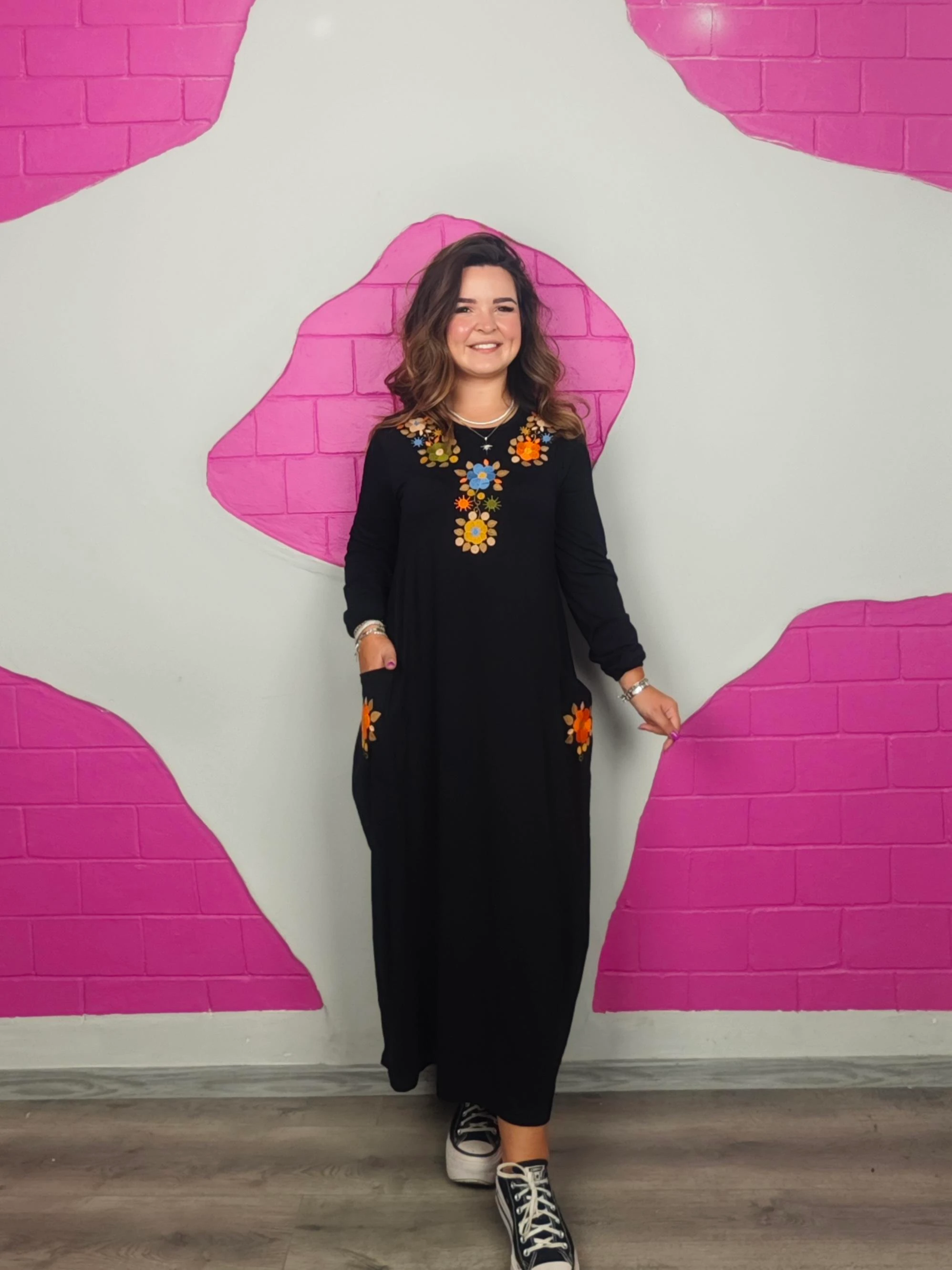 BÜYÜK BEDEN UZUN KOL ÇİÇEK NAKIŞLI ELBİSE