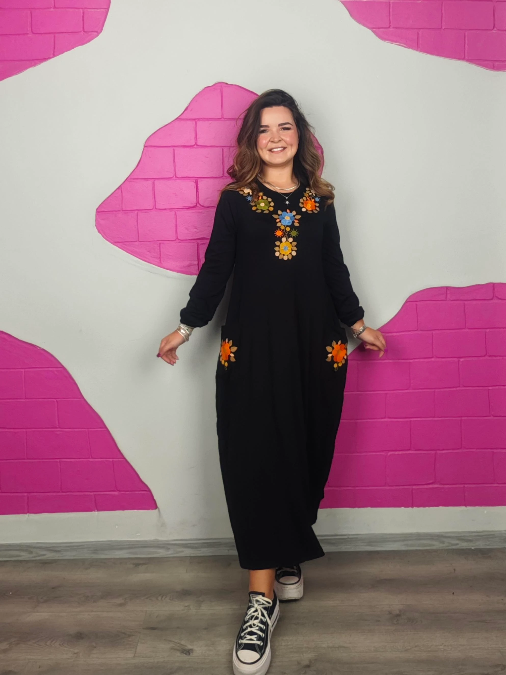 BÜYÜK BEDEN UZUN KOL ÇİÇEK NAKIŞLI ELBİSE 130CM BOY