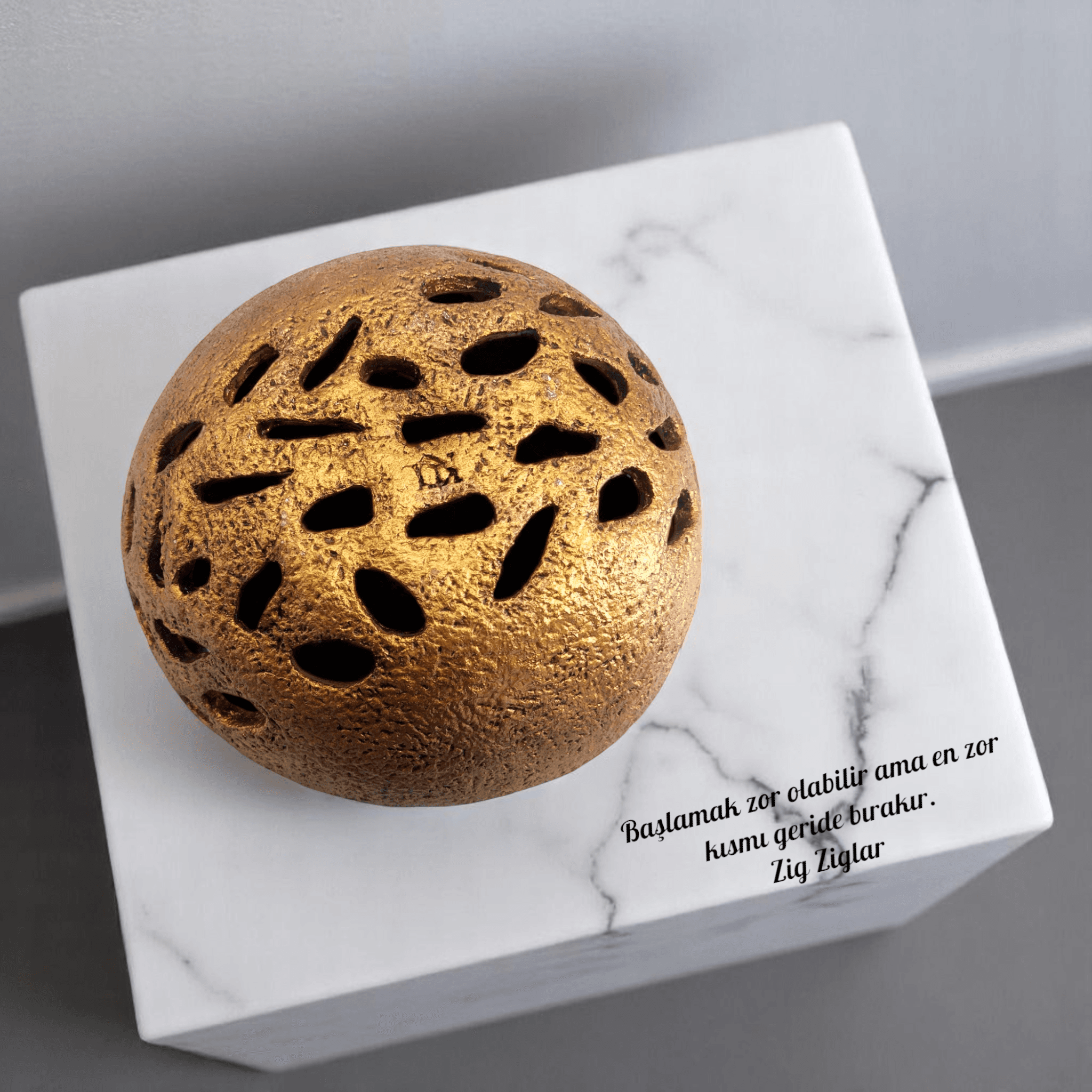 Antik Altın Oymalı Stonware Dekoratif Tabak TBK07 