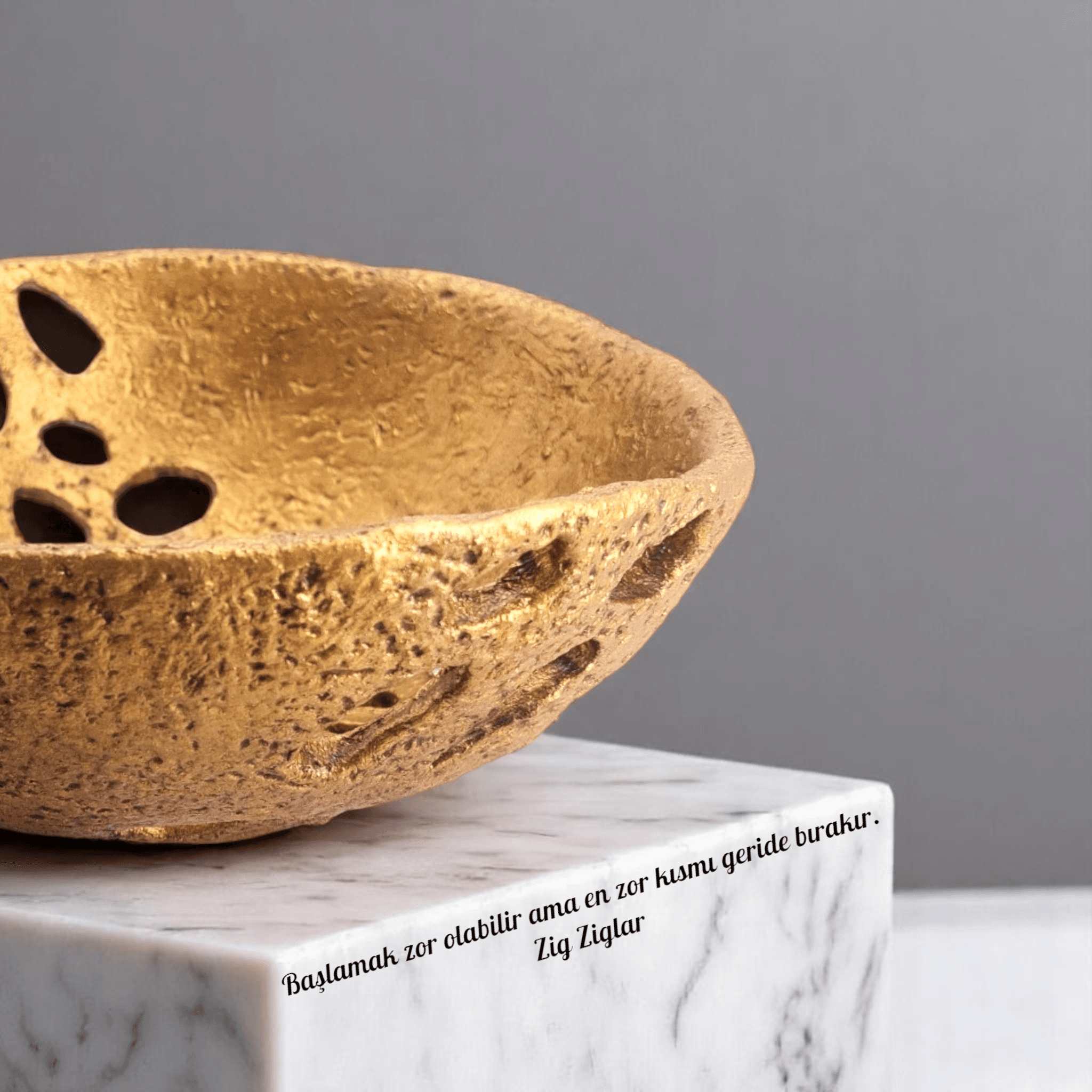 Antik Altın Oymalı Stonware Dekoratif Tabak TBK07 