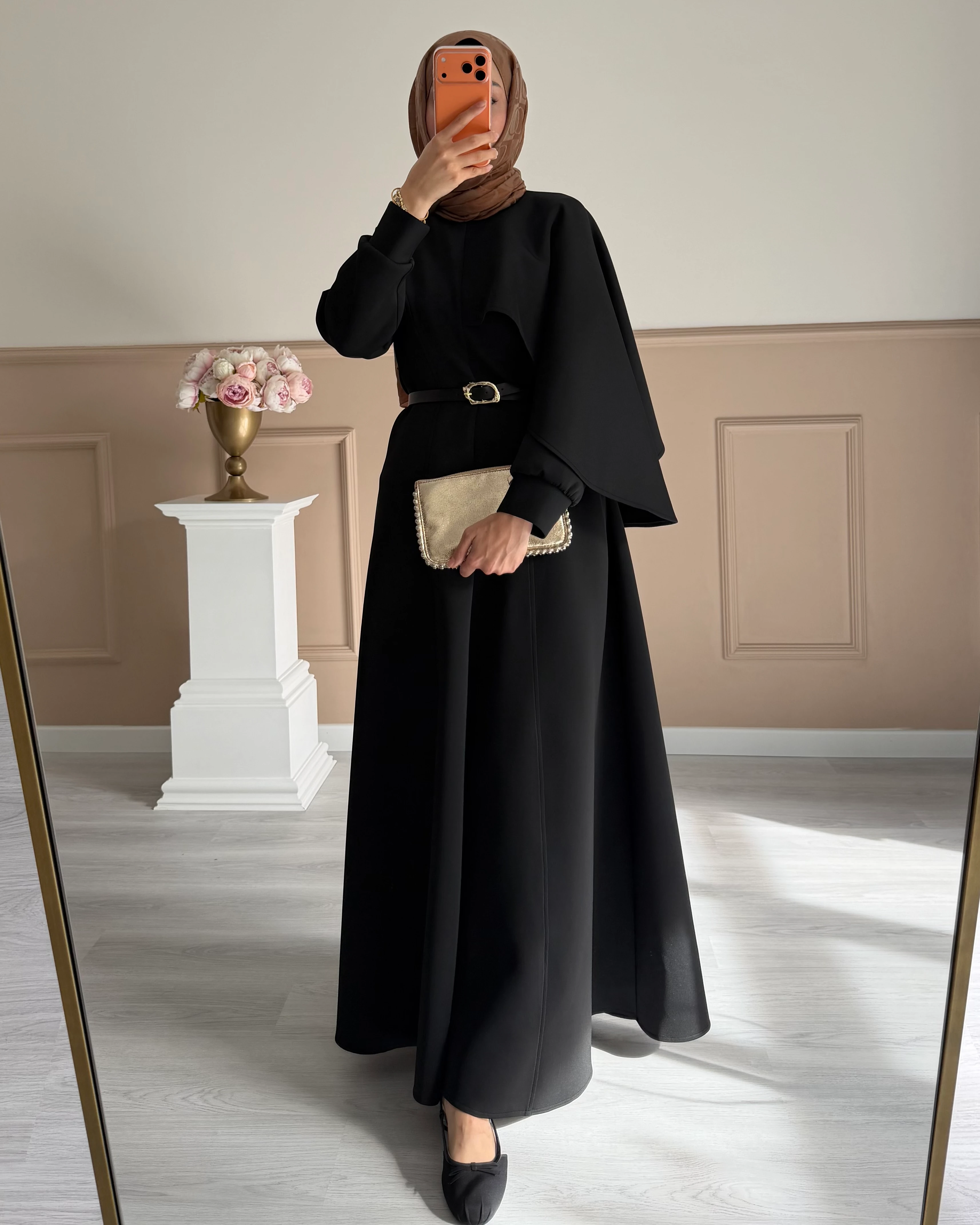 OMUZ DETAYLI ELBİSE