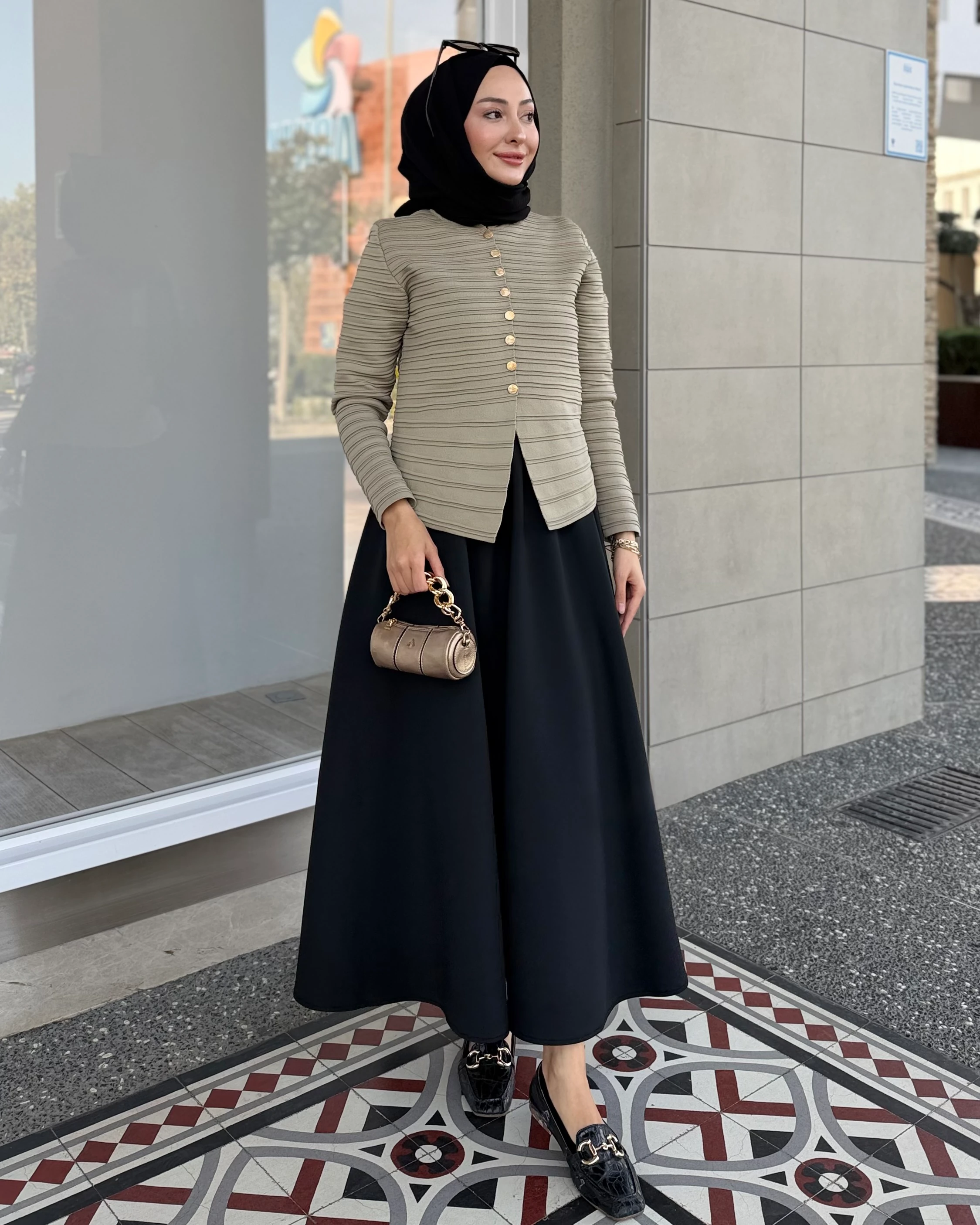 DÜĞMELİ HIRKA KOYU BEJ