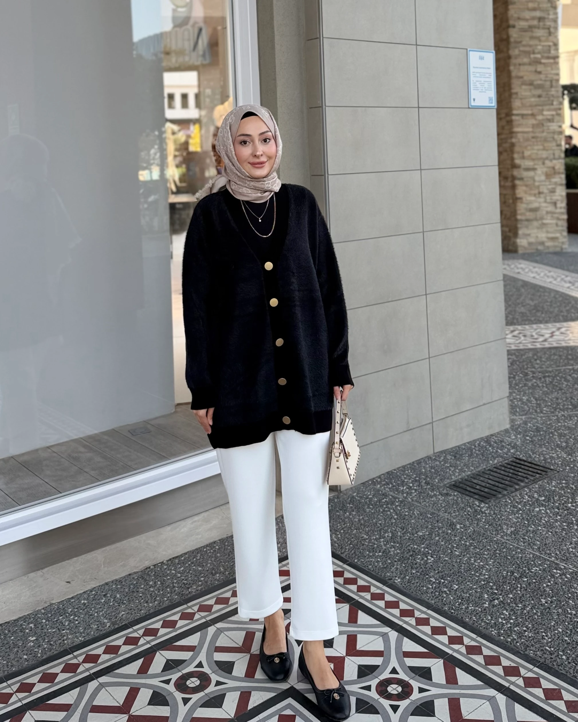 ANGORA DÜĞMELİ HIRKA SİYAH