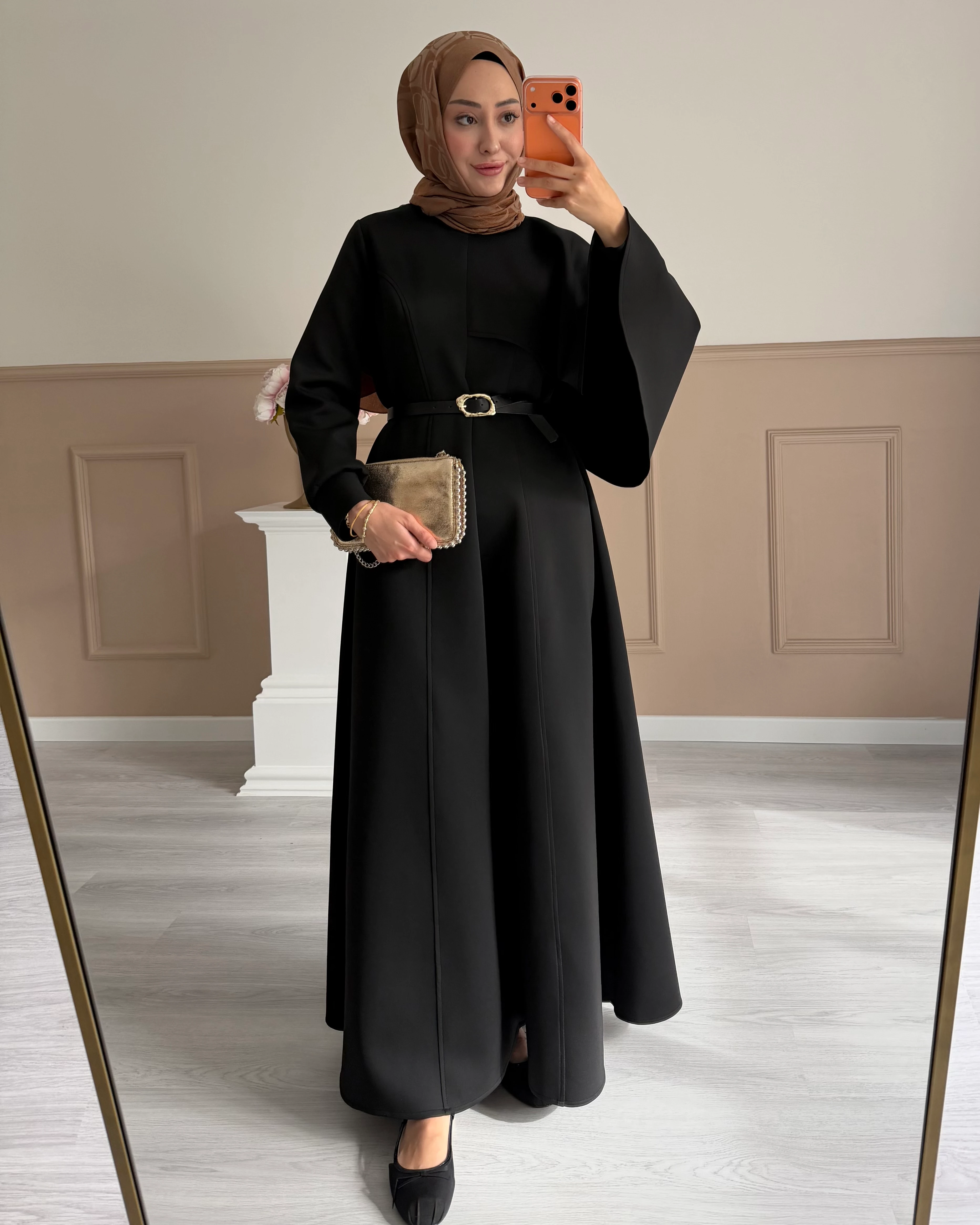 OMUZ DETAYLI ELBİSE