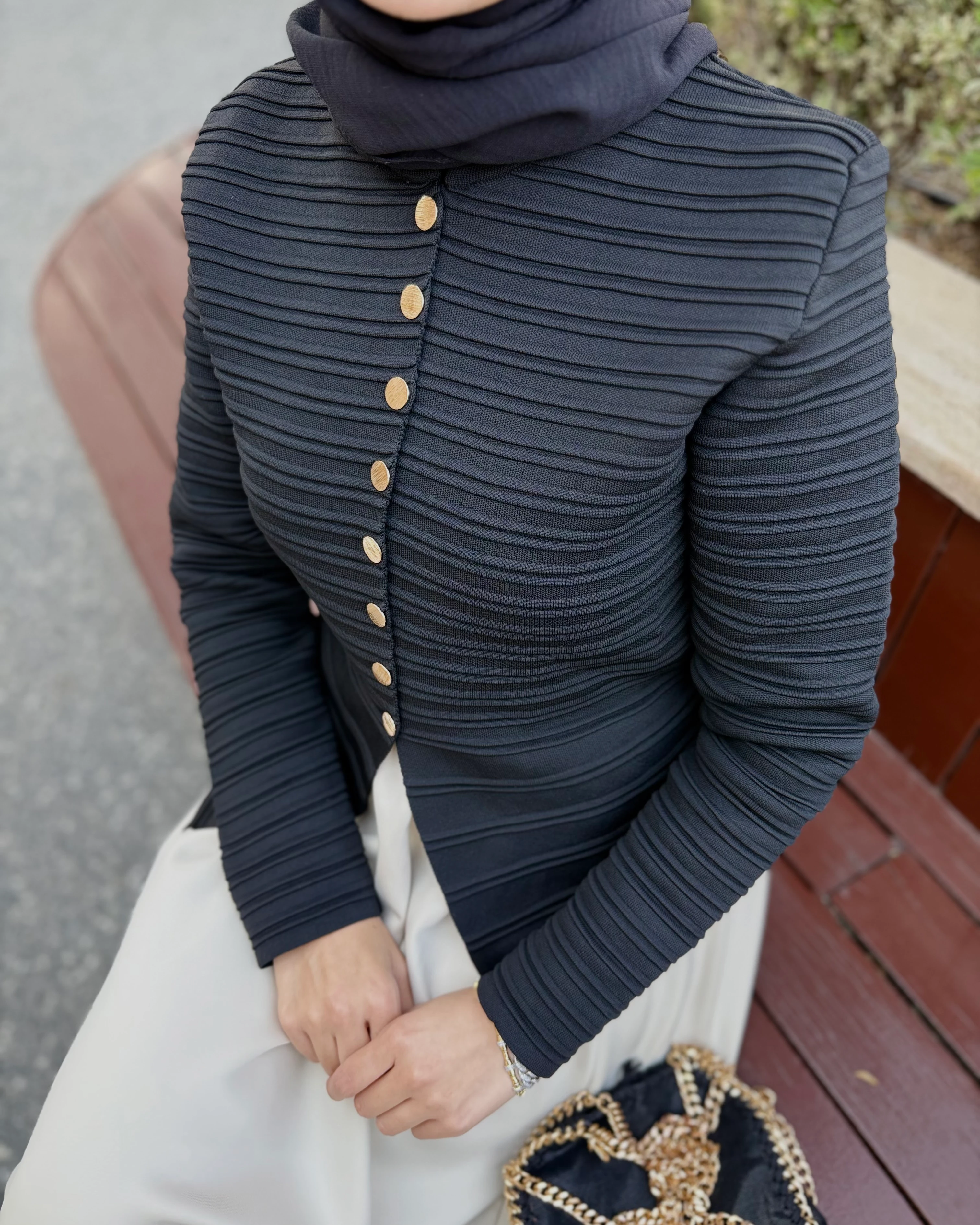 DÜĞMELİ HIRKA SİYAH