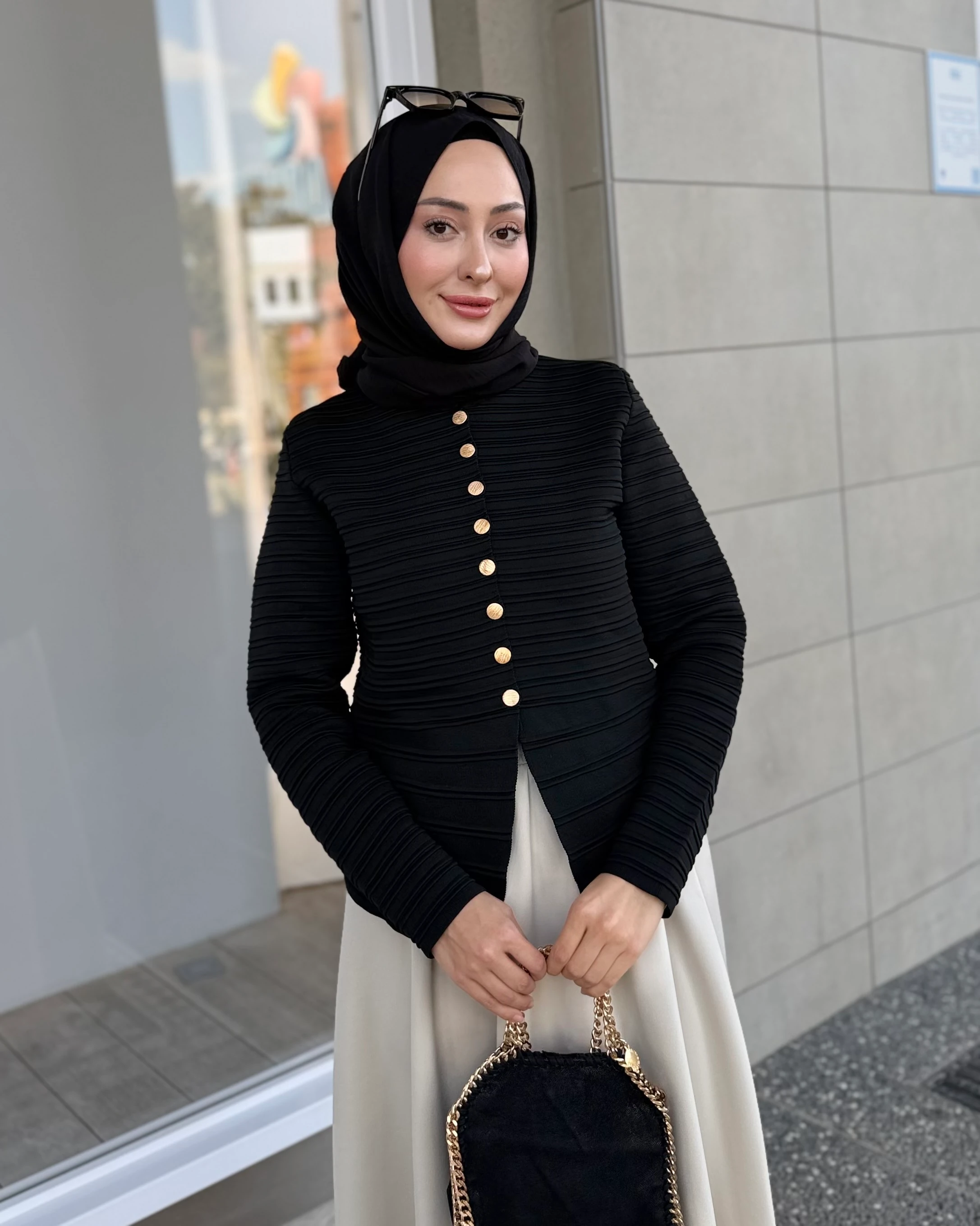 DÜĞMELİ HIRKA SİYAH