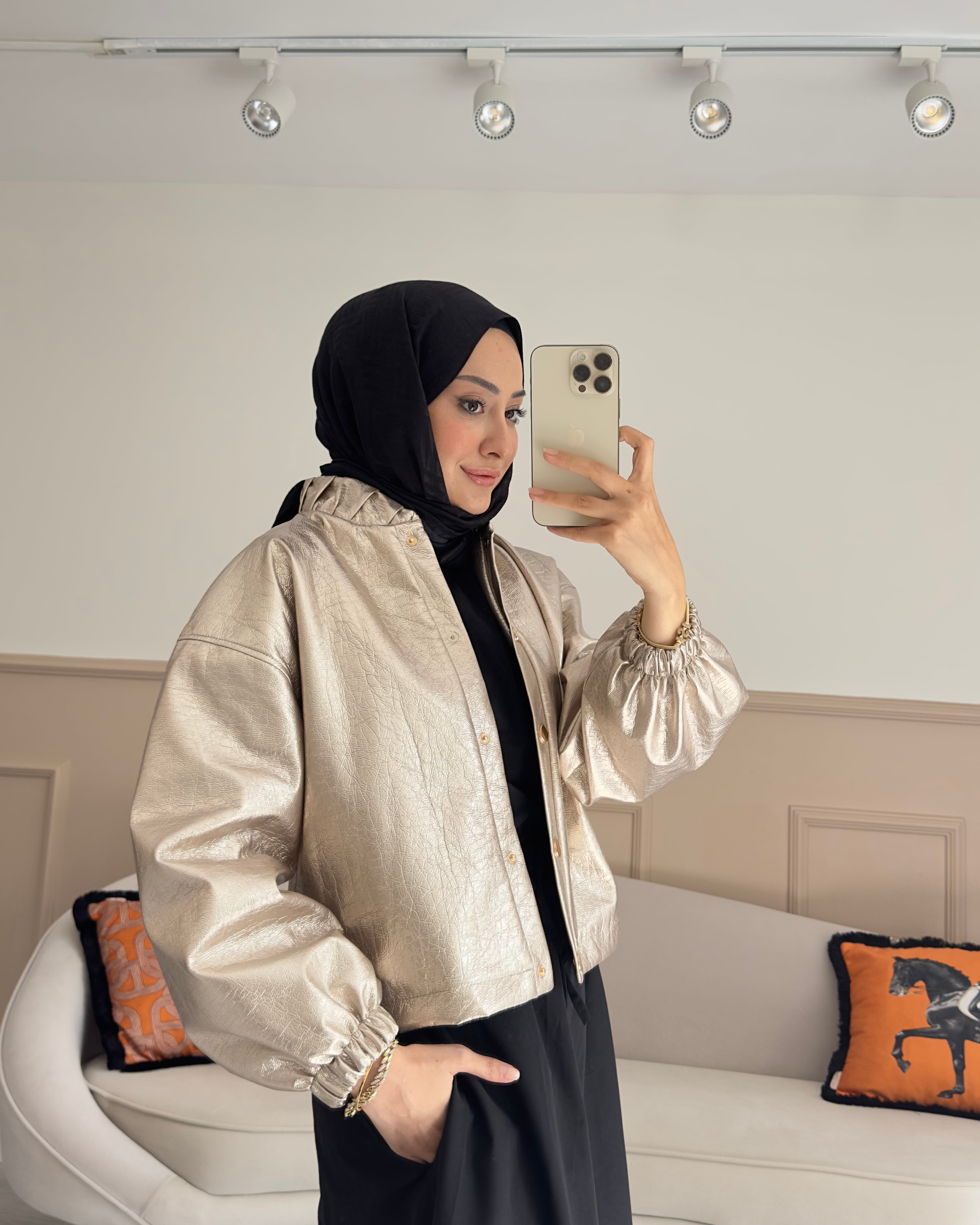 GOLD BOMBER CEKET