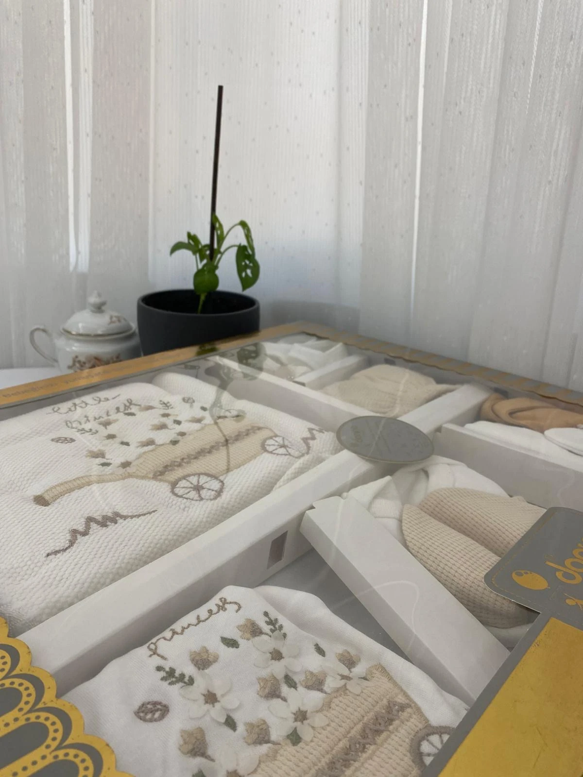 Yeni doğan kız bebek