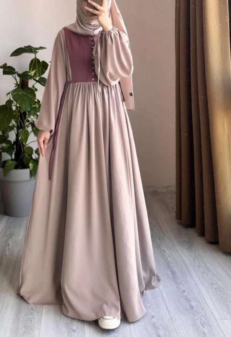 DÜĞMELİ GARNİ ELBİSE 