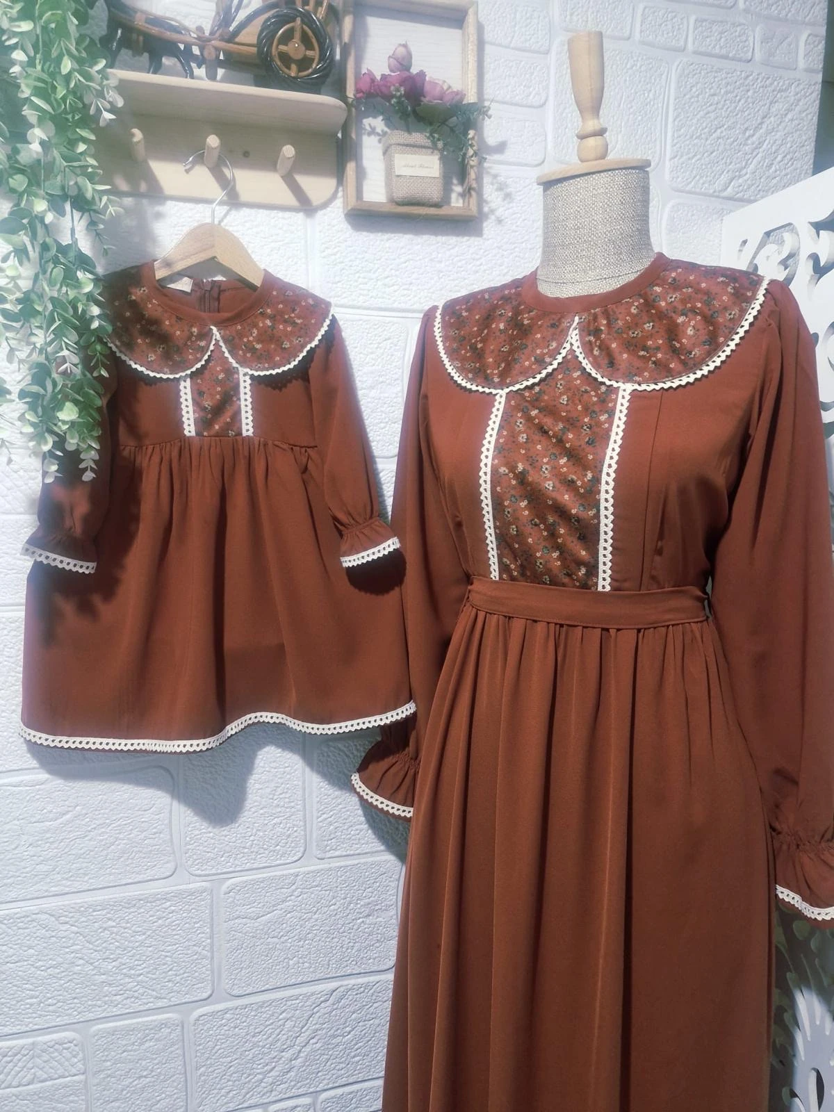 Anne-Kız Takım Kiremit