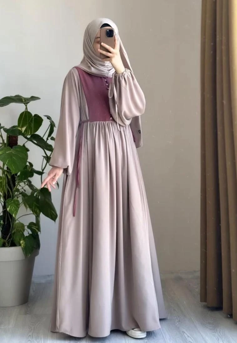 DÜĞMELİ GARNİ ELBİSE 