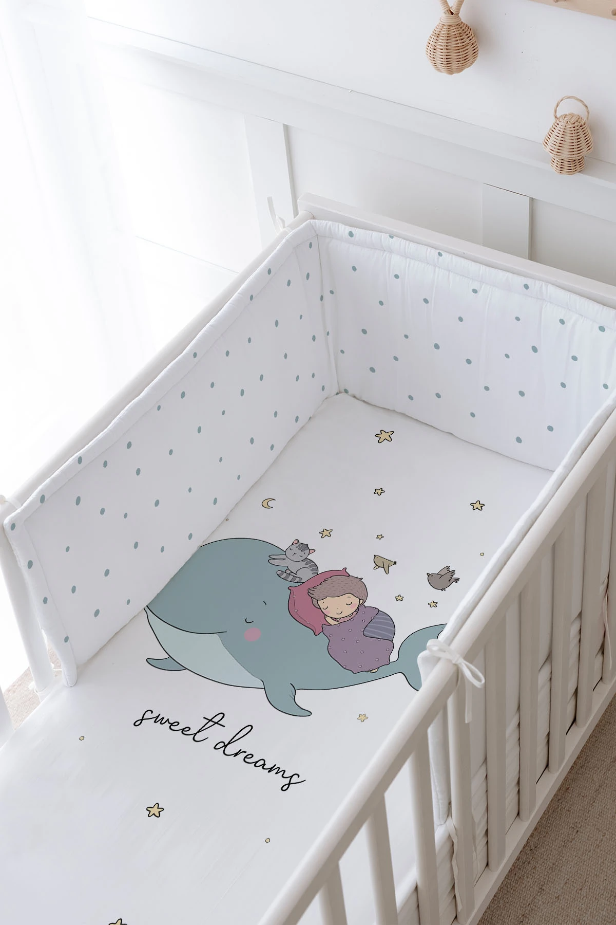 Bebek Başucu Koruyucu ve Baskılı Çarşaflı Uyku Seti - Pure Baby Serisi - Balina Ve Çocuk