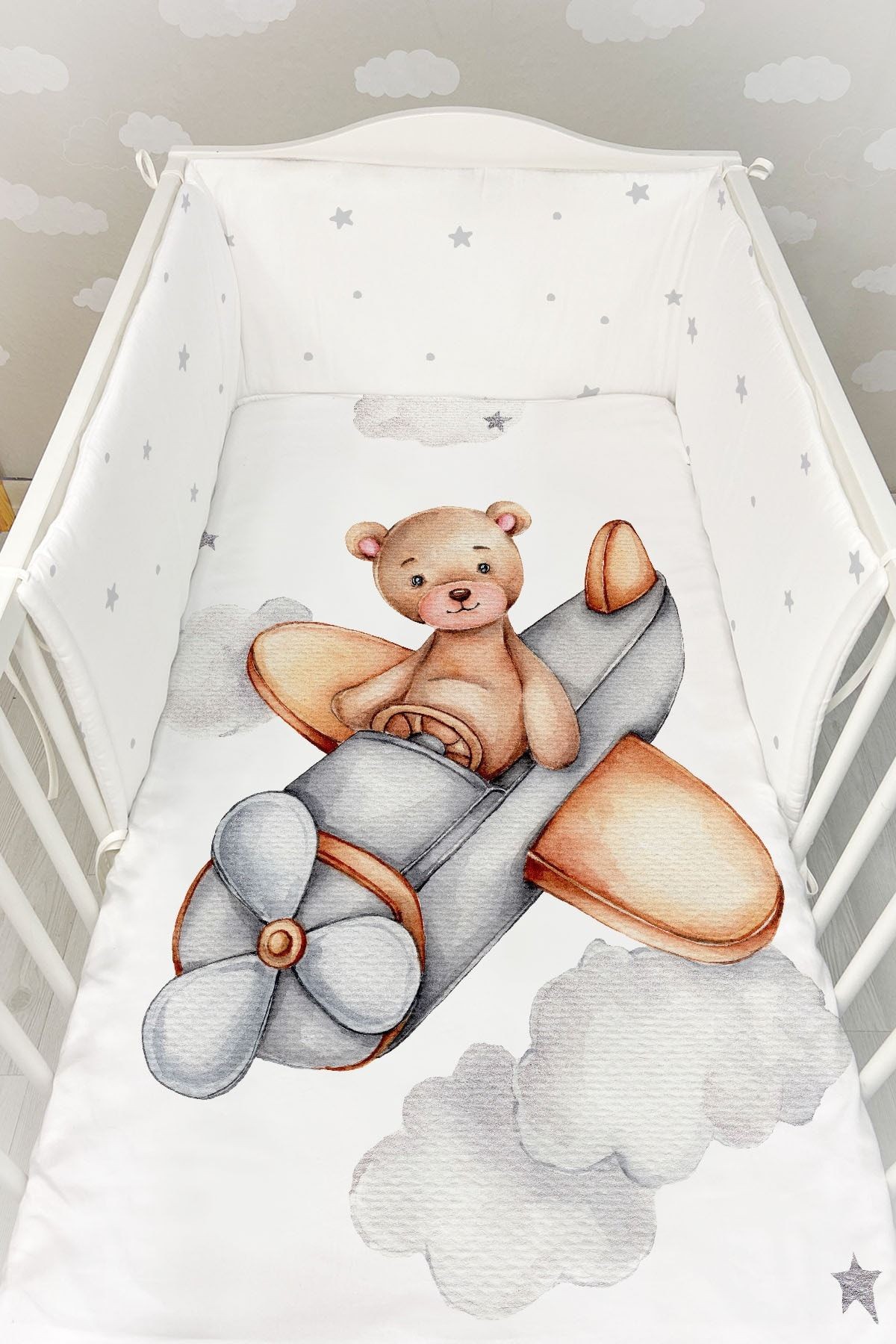 Bebek Başucu Koruyucu ve Baskılı Çarşaflı Uyku Seti - Pure Baby Serisi - Uçan Ayı