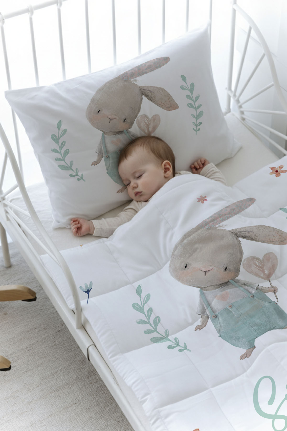Organik Baskılı Yorgan Seti - For Baby Serisi - Salopetli Tavşan