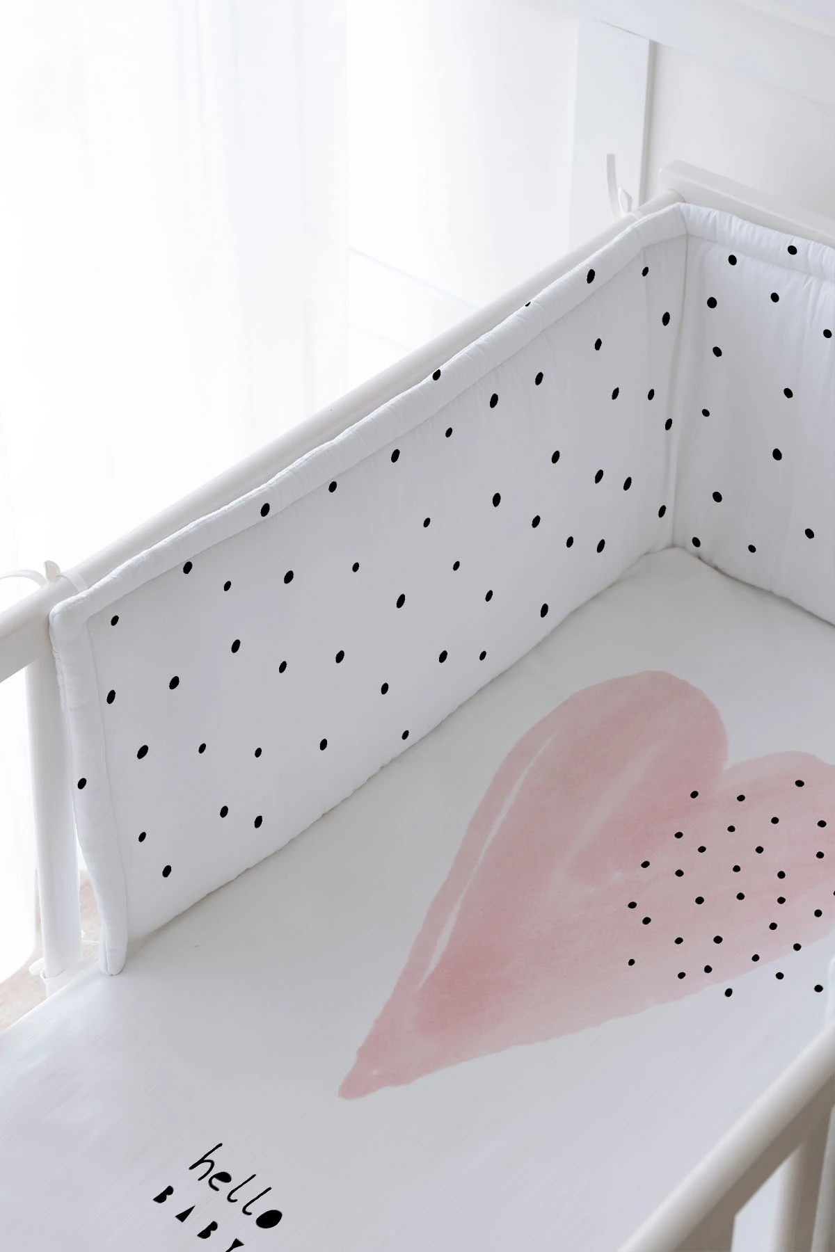 Bebek Başucu Koruyucu ve Baskılı Çarşaflı Uyku Seti - Pure Baby Serisi - Pembe Romantik Kalp