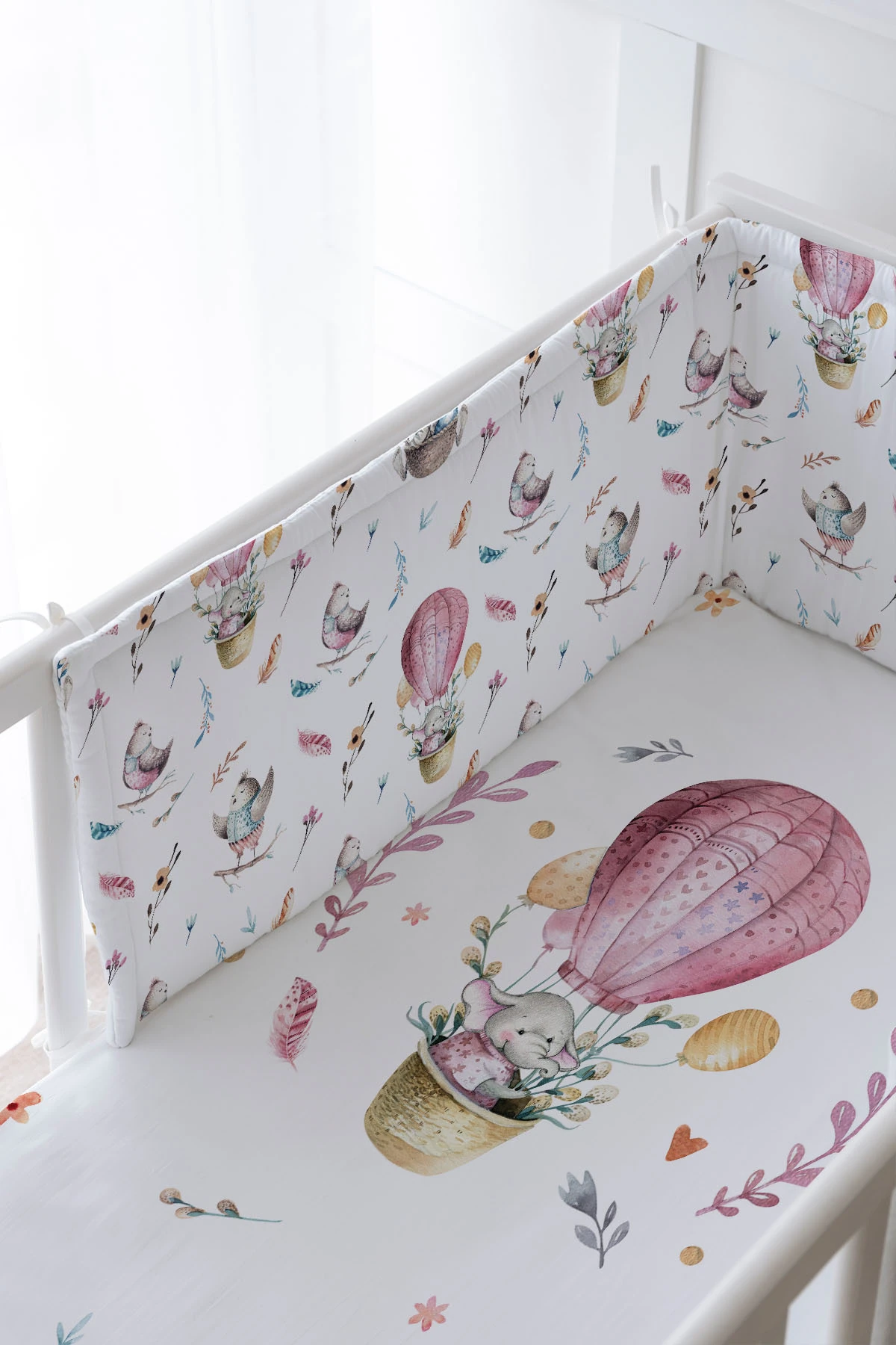 Bebek Başucu Koruyucu ve Baskılı Çarşaflı Uyku Seti - For Baby Serisi - Pembe Balonda Fil