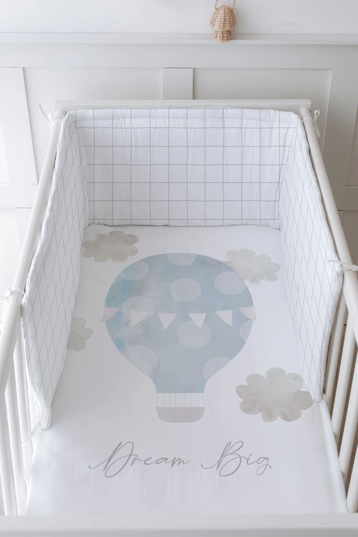 Bebek Başucu Koruyucu ve Baskılı Çarşaflı Uyku Seti - Pure Baby Serisi - Bulutlu Mavi Hava Balonu
