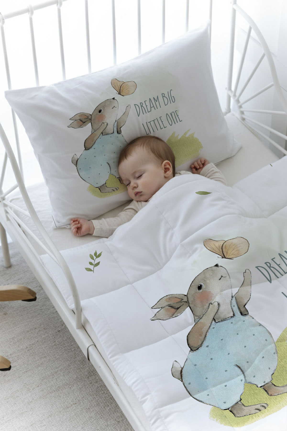 Organik Baskılı Yorgan Seti - Pure Baby Serisi - Kelebekle Oynayan Tavşan