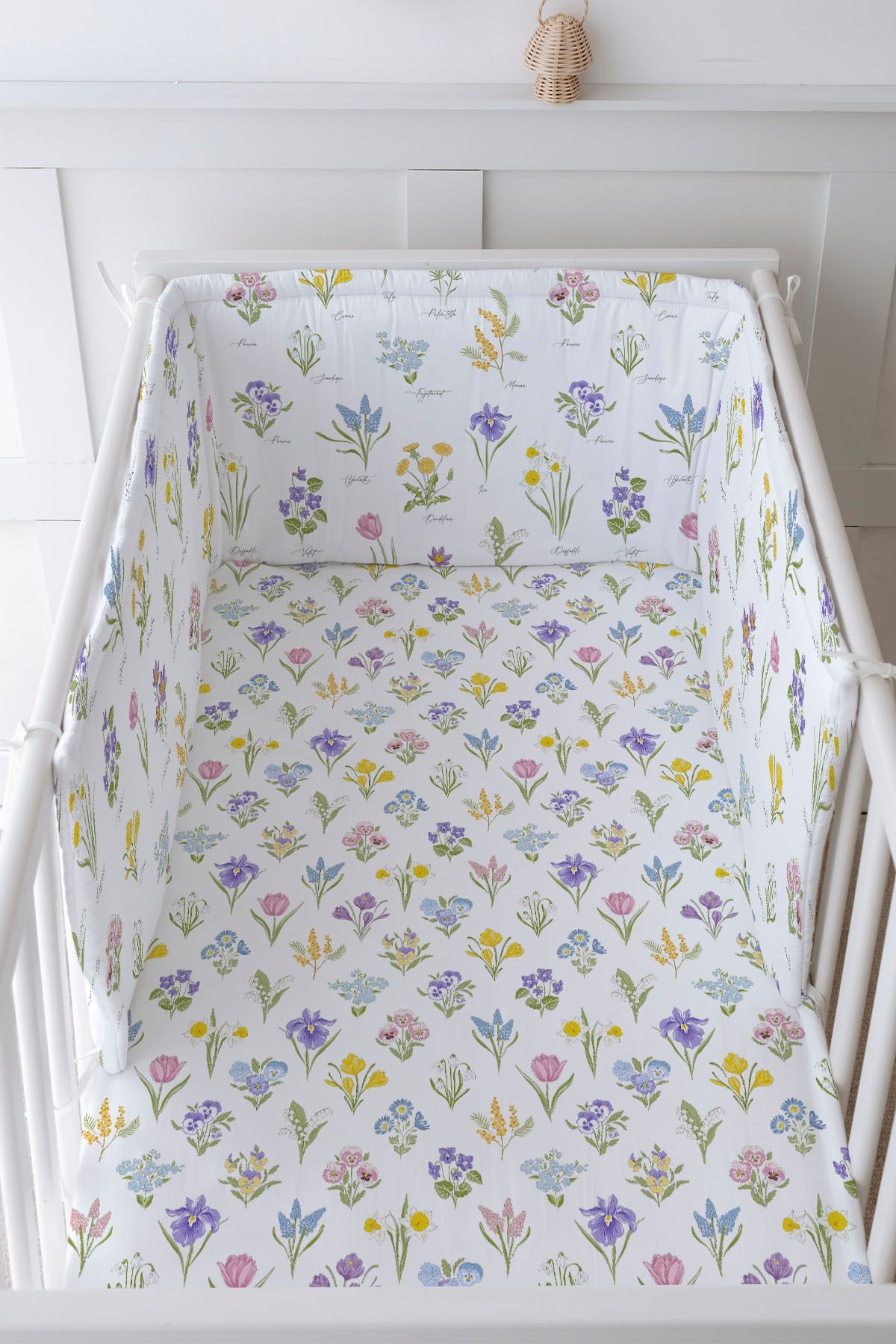 Bebek Başucu Koruyucu ve Baskılı Çarşaflı Uyku Seti - Iconic Serisi - Bloomy Spring