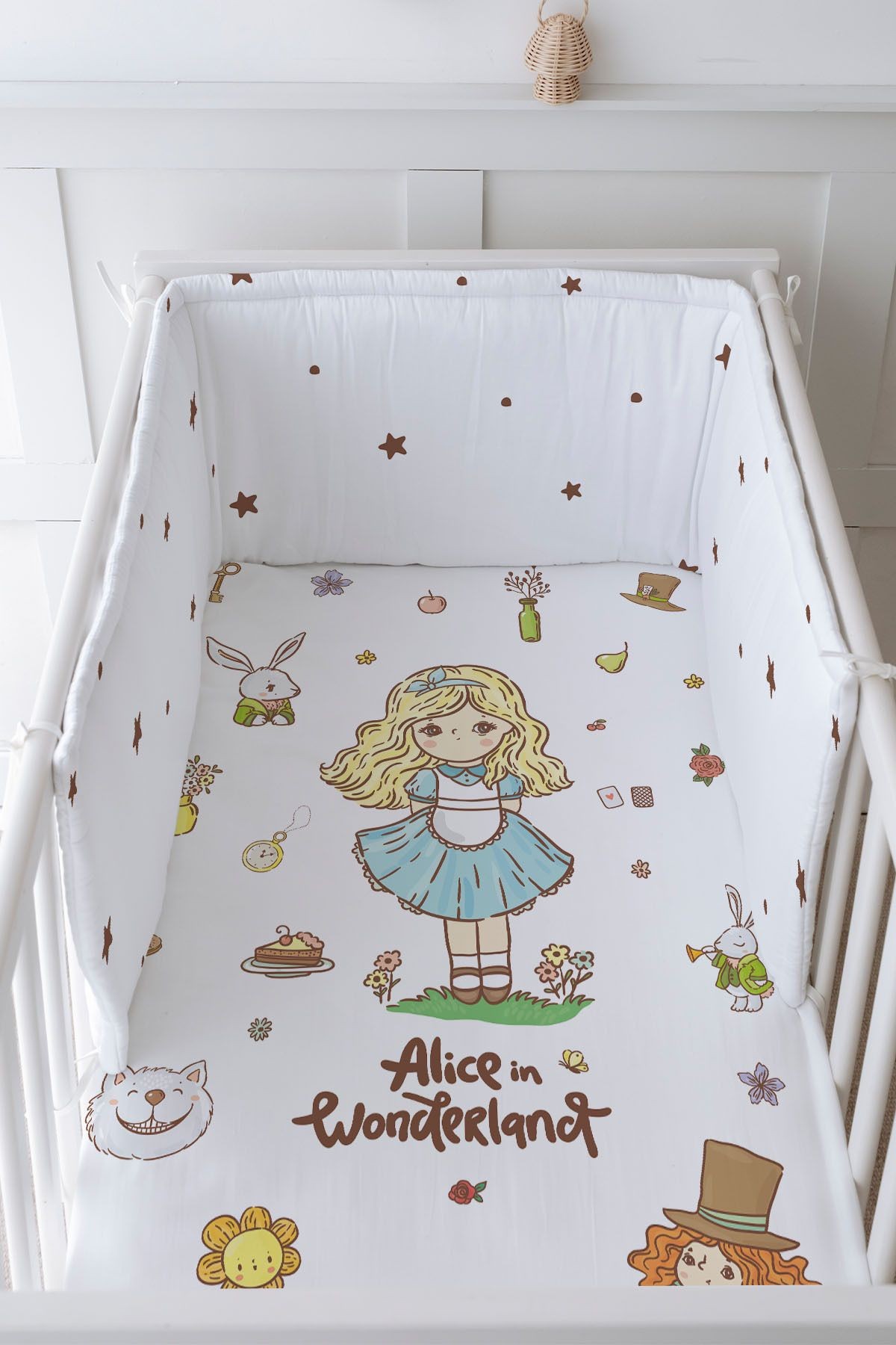 Bebek Başucu Koruyucu ve Baskılı Çarşaflı Uyku Seti - İconic Serisi - Alice's Party