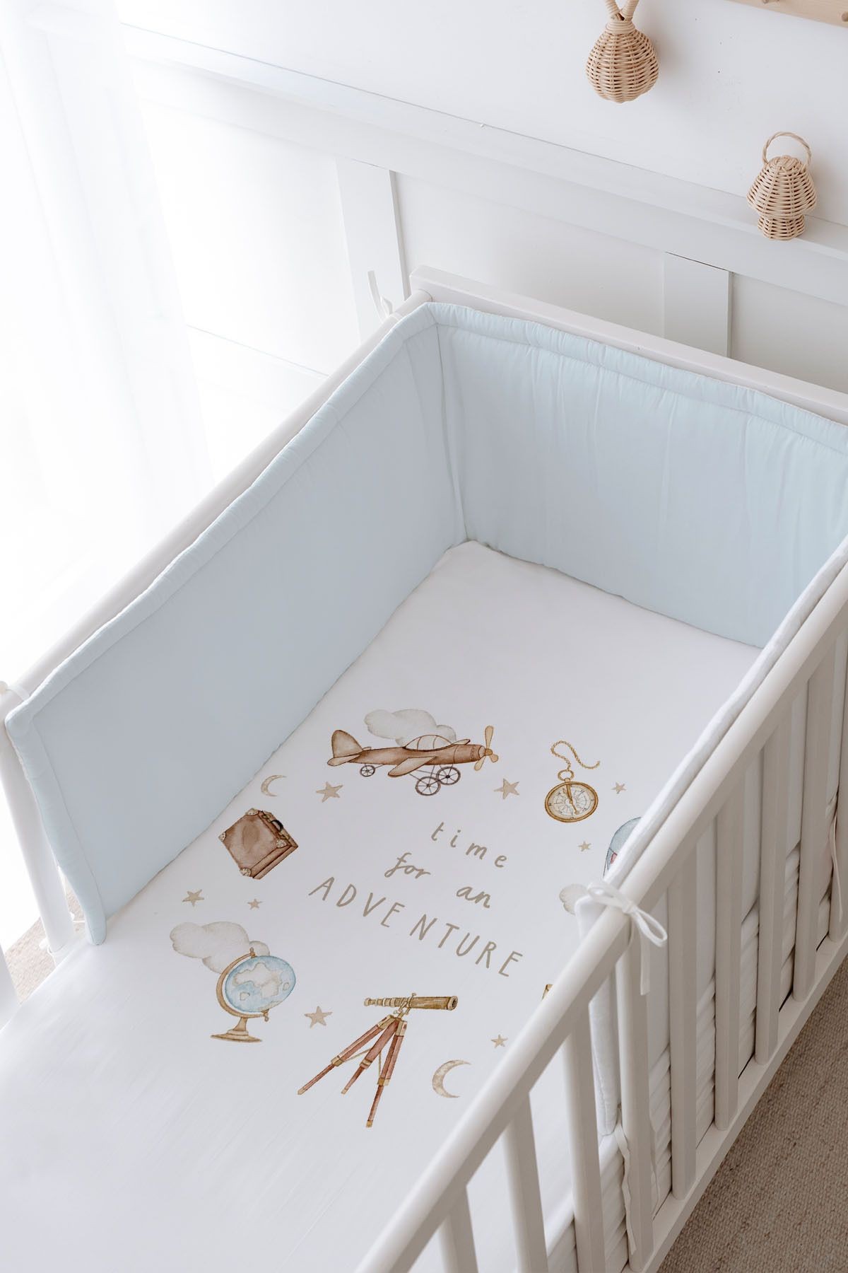Bebek Başucu Koruyucu ve Baskılı Çarşaflı Uyku Seti - Royal Serisi - Adventure Baby