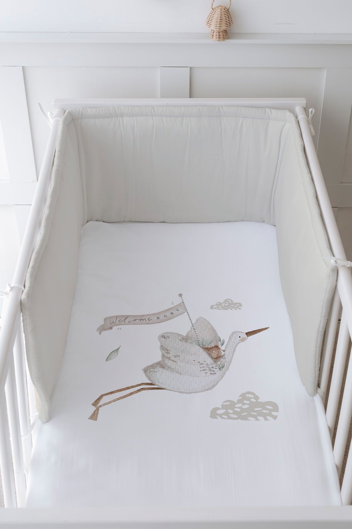 Bebek Başucu Koruyucu ve Baskılı Çarşaflı Uyku Seti - Royal Serisi - Welcome Baby Stork
