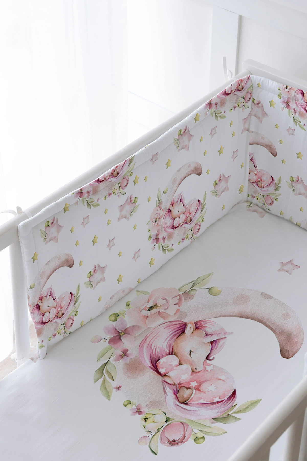 Bebek Başucu Koruyucu ve Baskılı Çarşaflı Uyku Seti - For Baby Serisi - Ayda Uyuyan Unicorn