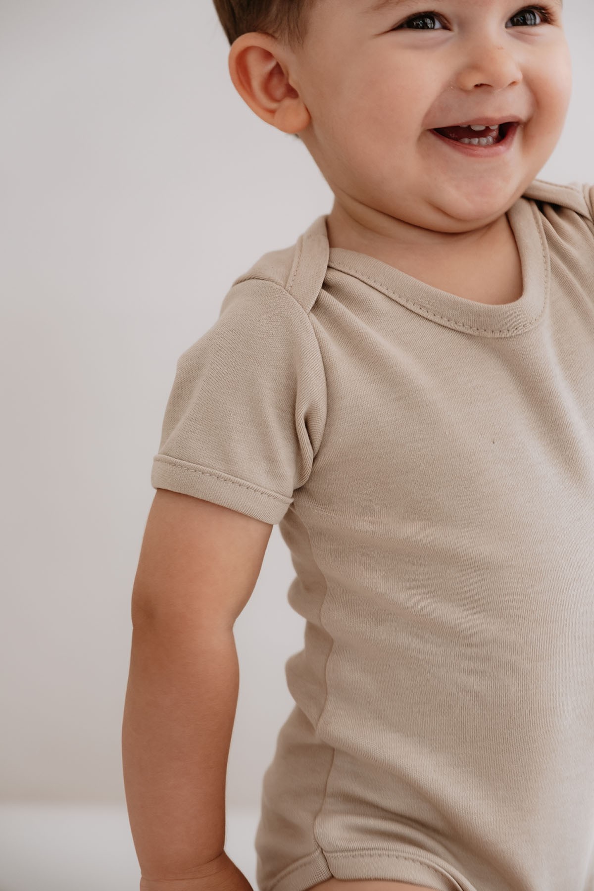 Kısa Kollu Bebek Body - Pureline Series - Kahverengi