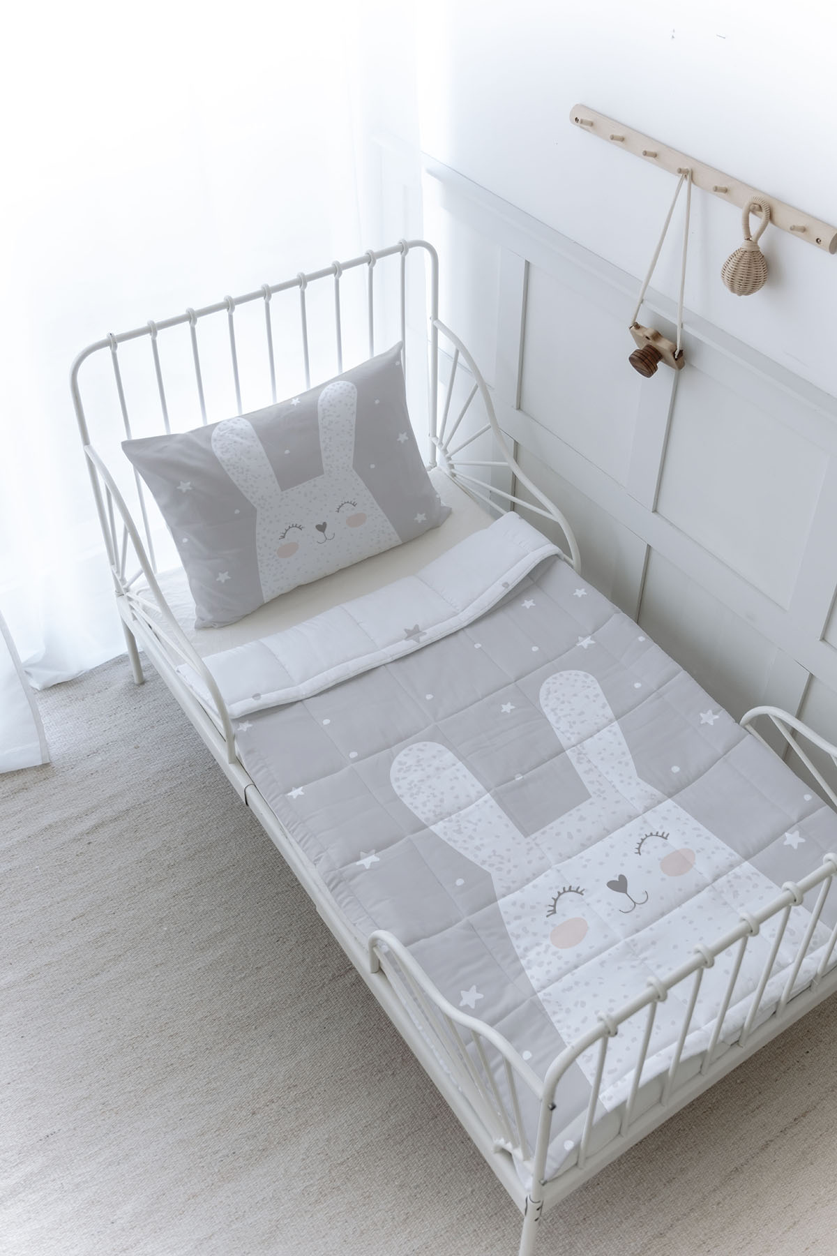 Organik Baskılı Yorgan Seti - Pure Baby Serisi - Gri Zeminli Beyaz Tavşan