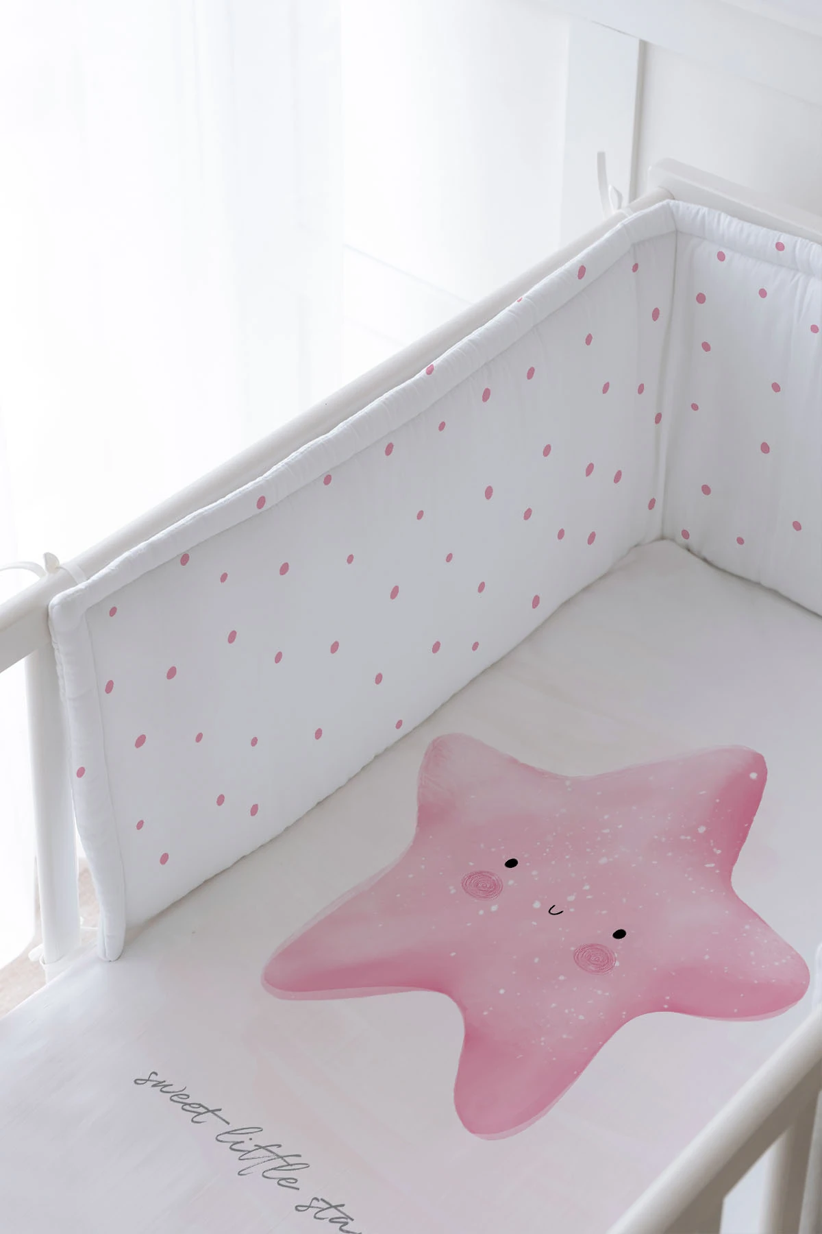 Bebek Başucu Koruyucu ve Baskılı Çarşaflı Uyku Seti - Pure Baby Serisi - Pofuduk Pembe Yıldız