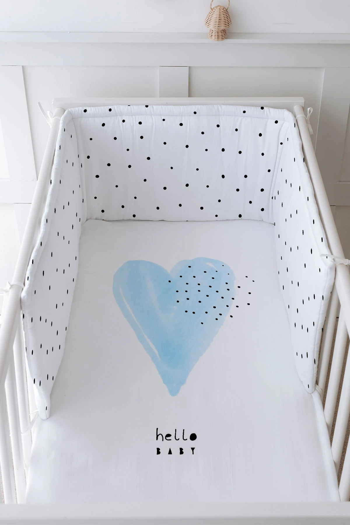 Bebek Başucu Koruyucu ve Baskılı Çarşaflı Uyku Seti - Pure Baby Serisi - Mavi Romantik Kalp