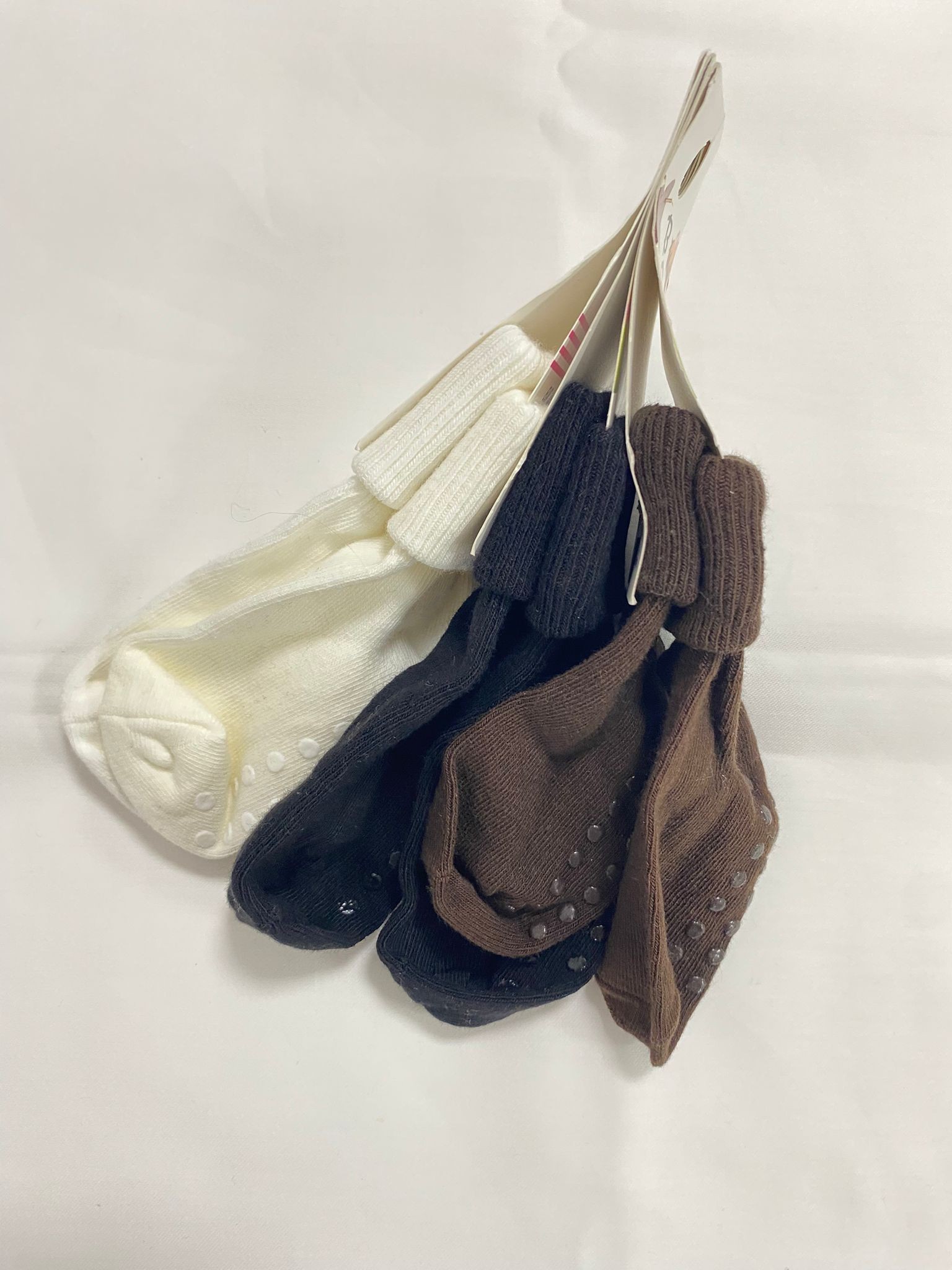 Kaydırmaz Tabanlı Bebek Çorabı  - Kahverengi - Siyah - Beyaz 3'lü Set